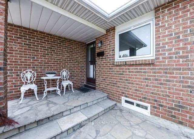54 Aurora Place, Brampton, ON L6Z 2A8 photo 2