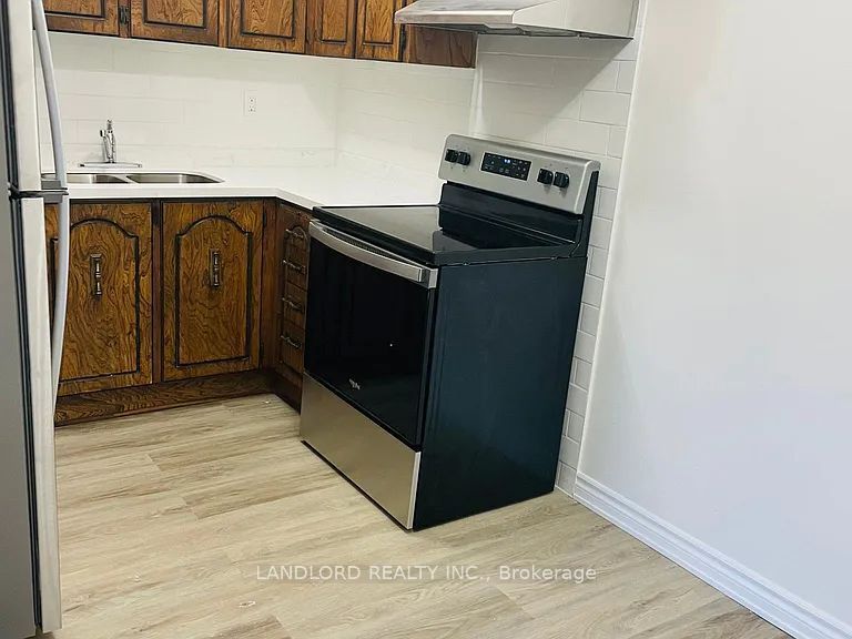 73 Roncesvalles Avenue 2, Toronto, ON M6R 2K6 photo 2