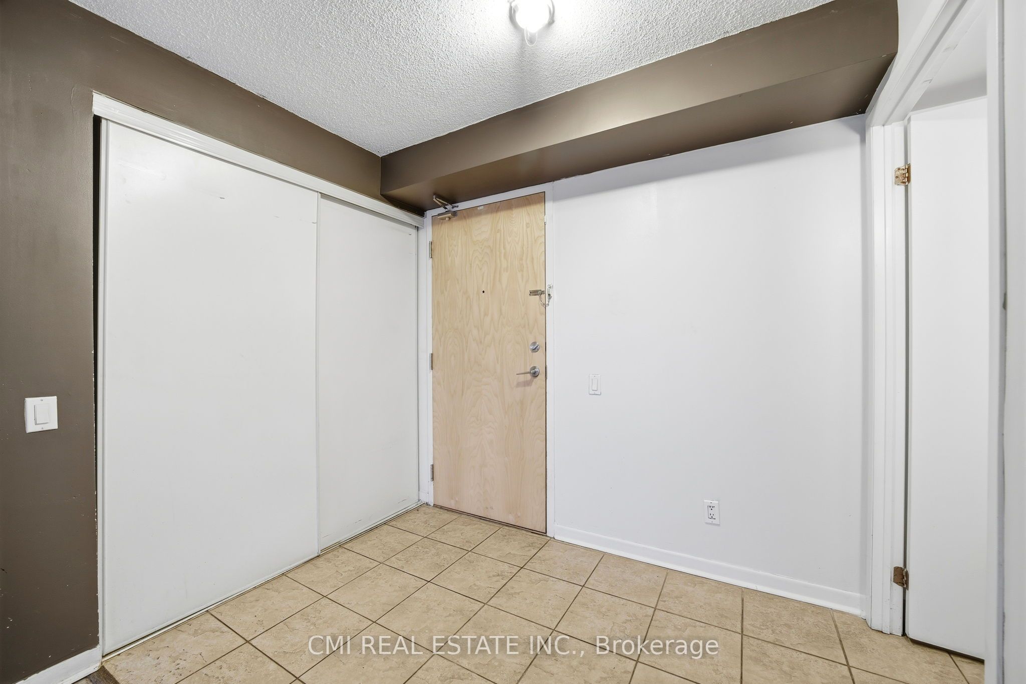 1050 The Queens Way 615, Toronto, ON M8Z 0A8 photo 4