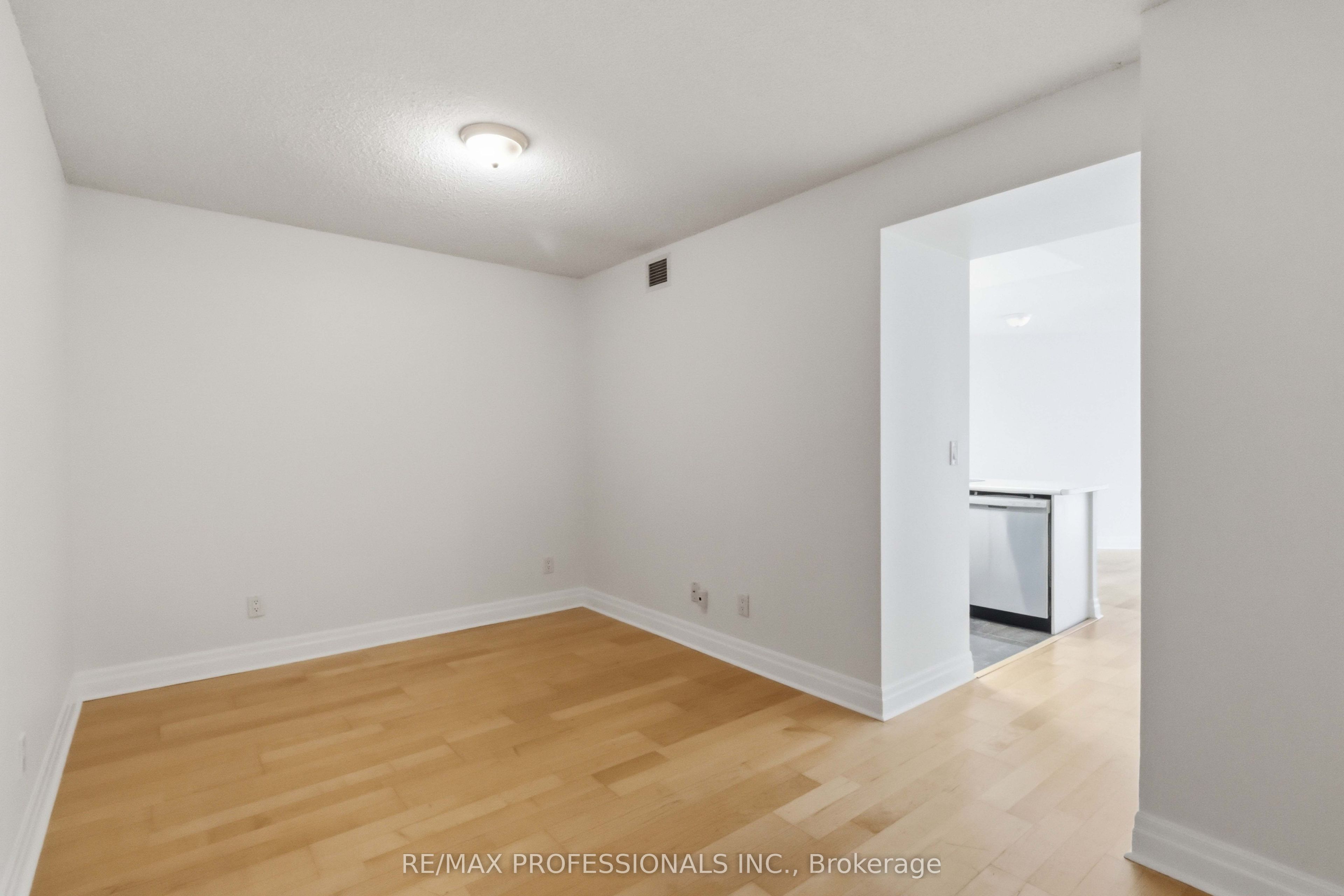 2121 Lake Shore Boulevard W 607, Toronto, ON M8V 4E8 photo 5