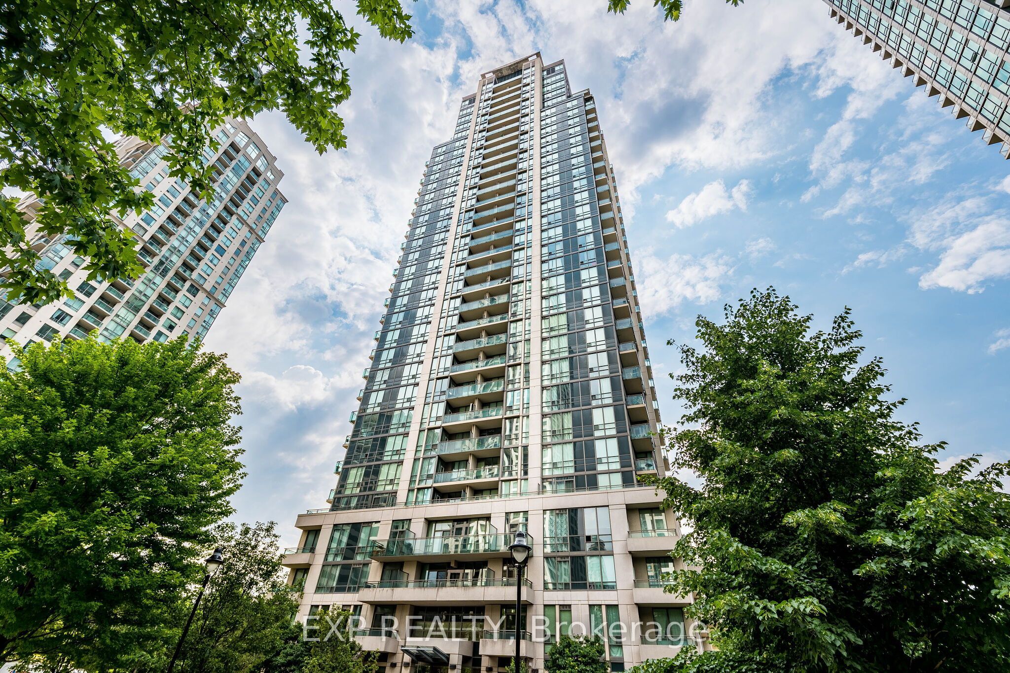 3515 Kariya Drive 1701, Mississauga, ON L5B 0C1 photo 2
