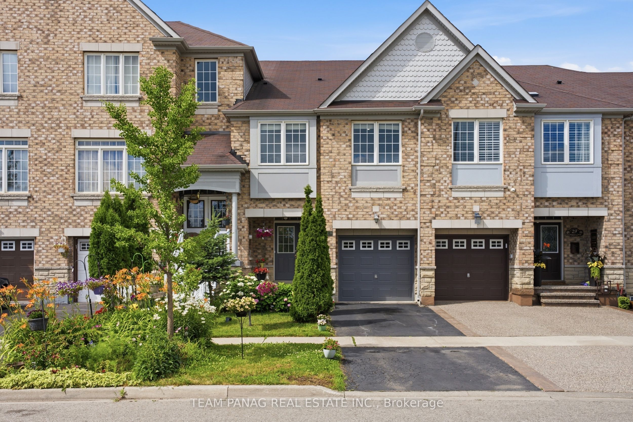 31 Lorenzo Circle, Brampton, ON L6R 3N3 photo 2