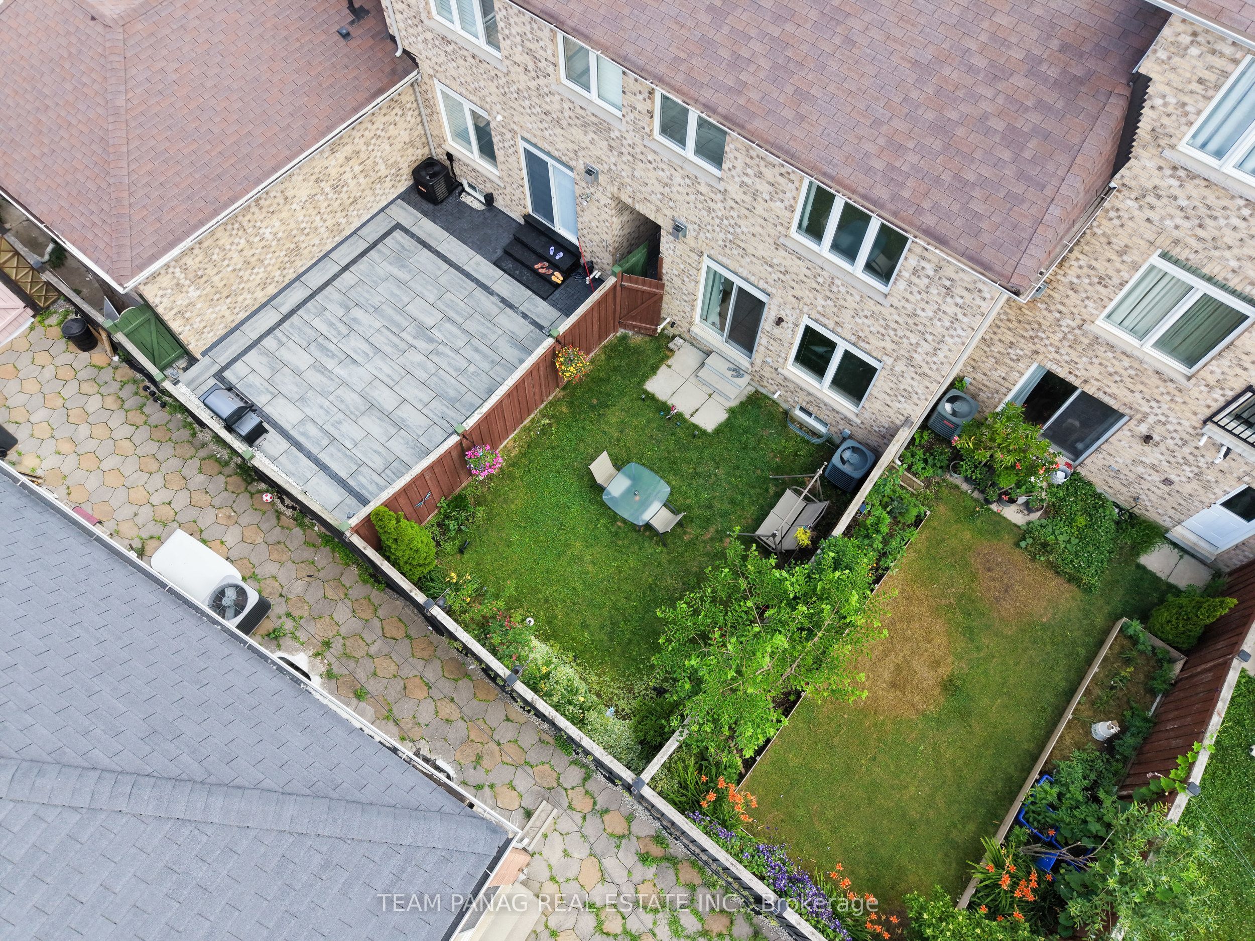 31 Lorenzo Circle, Brampton, ON L6R 3N3 photo 4