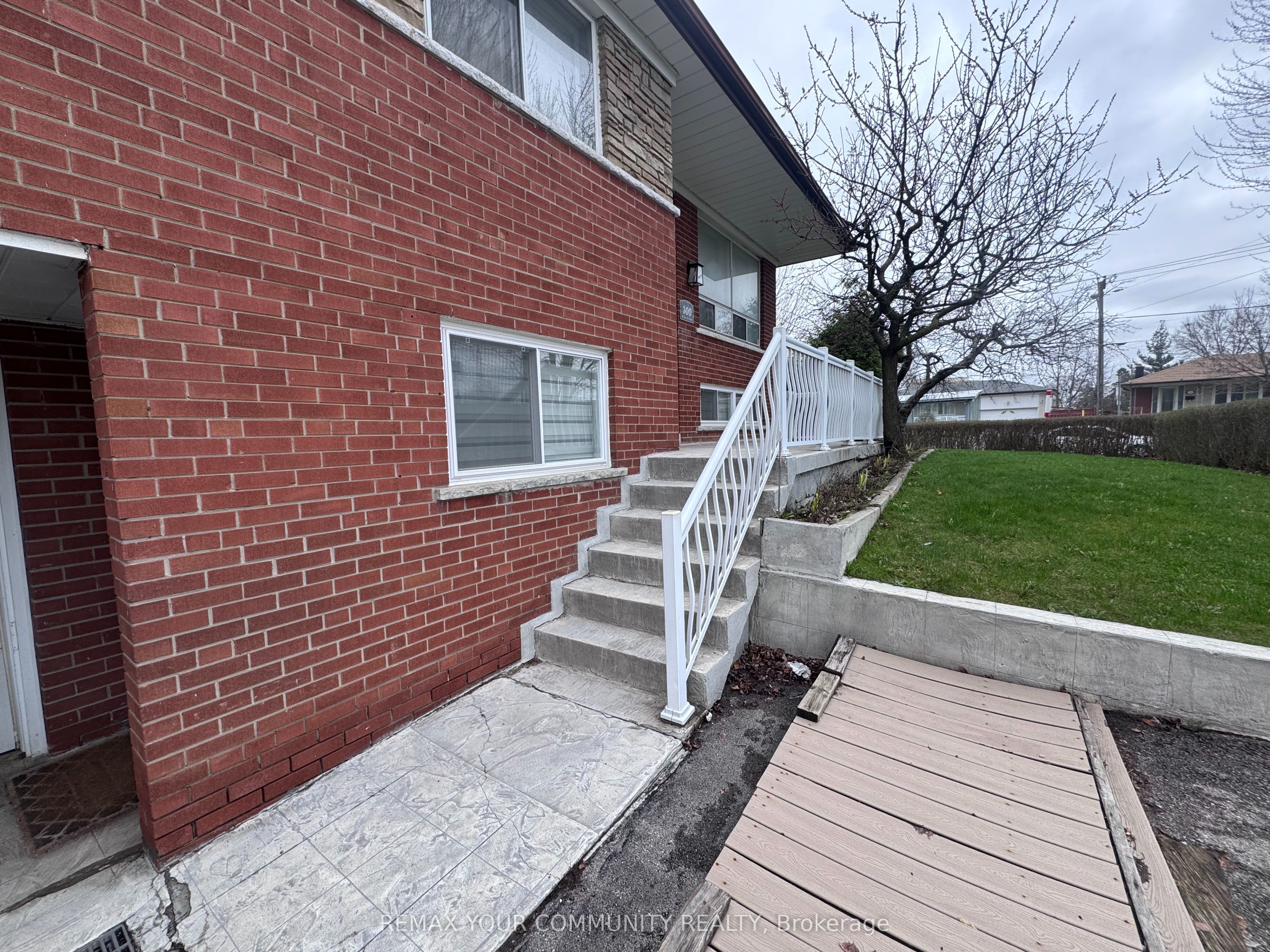 300 DRIFTWOOD Avenue UPPER, Toronto, ON M3N 2P1 photo 4