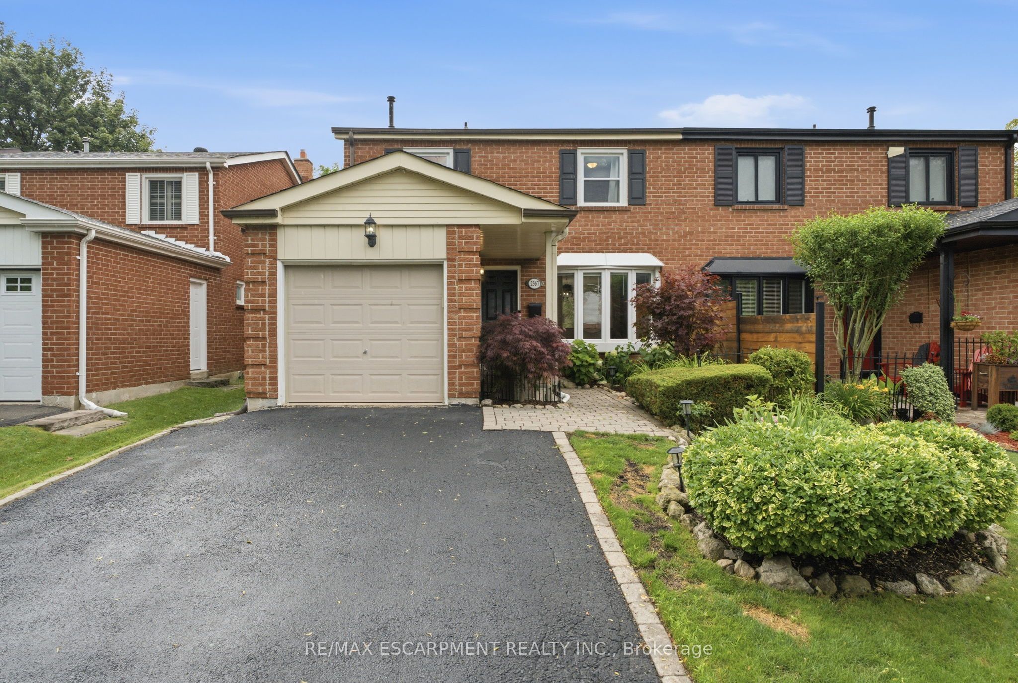 2367 Montgomery Drive, Burlington, ON L7P 4A6