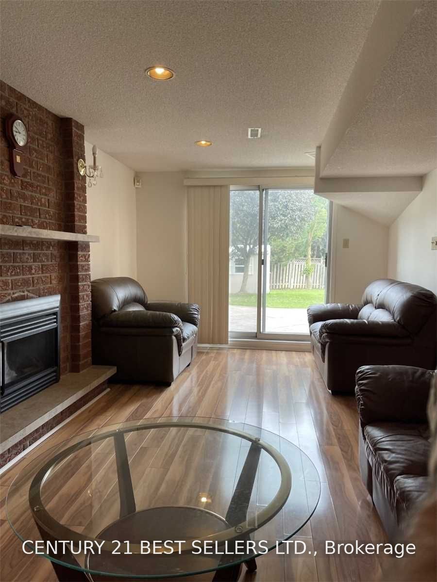 2089 The Chase Lower, Mississauga, ON L5M 3B8