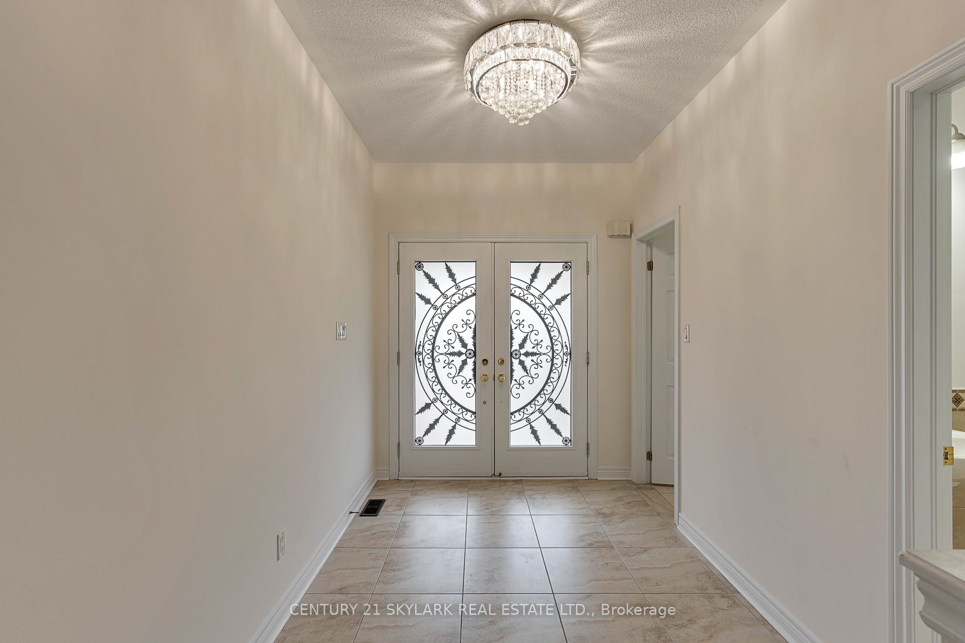 94 Bayhampton Drive Upstairs, Brampton, ON L6P 3A9 photo 5