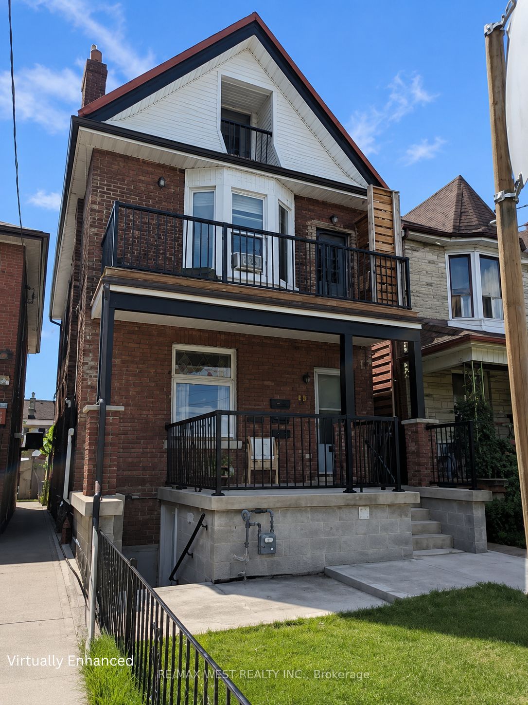 64 Russett Avenue main, Toronto, ON M6H 3M3