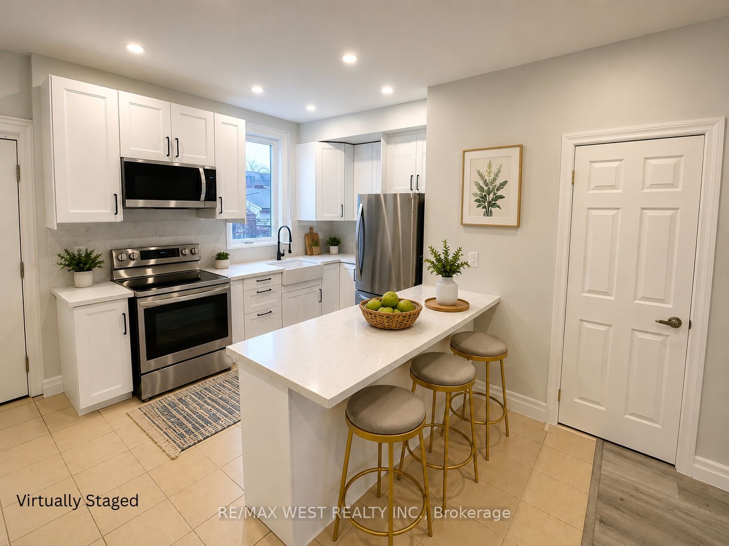 64 Russett Avenue main, Toronto, ON M6H 3M3 photo 3
