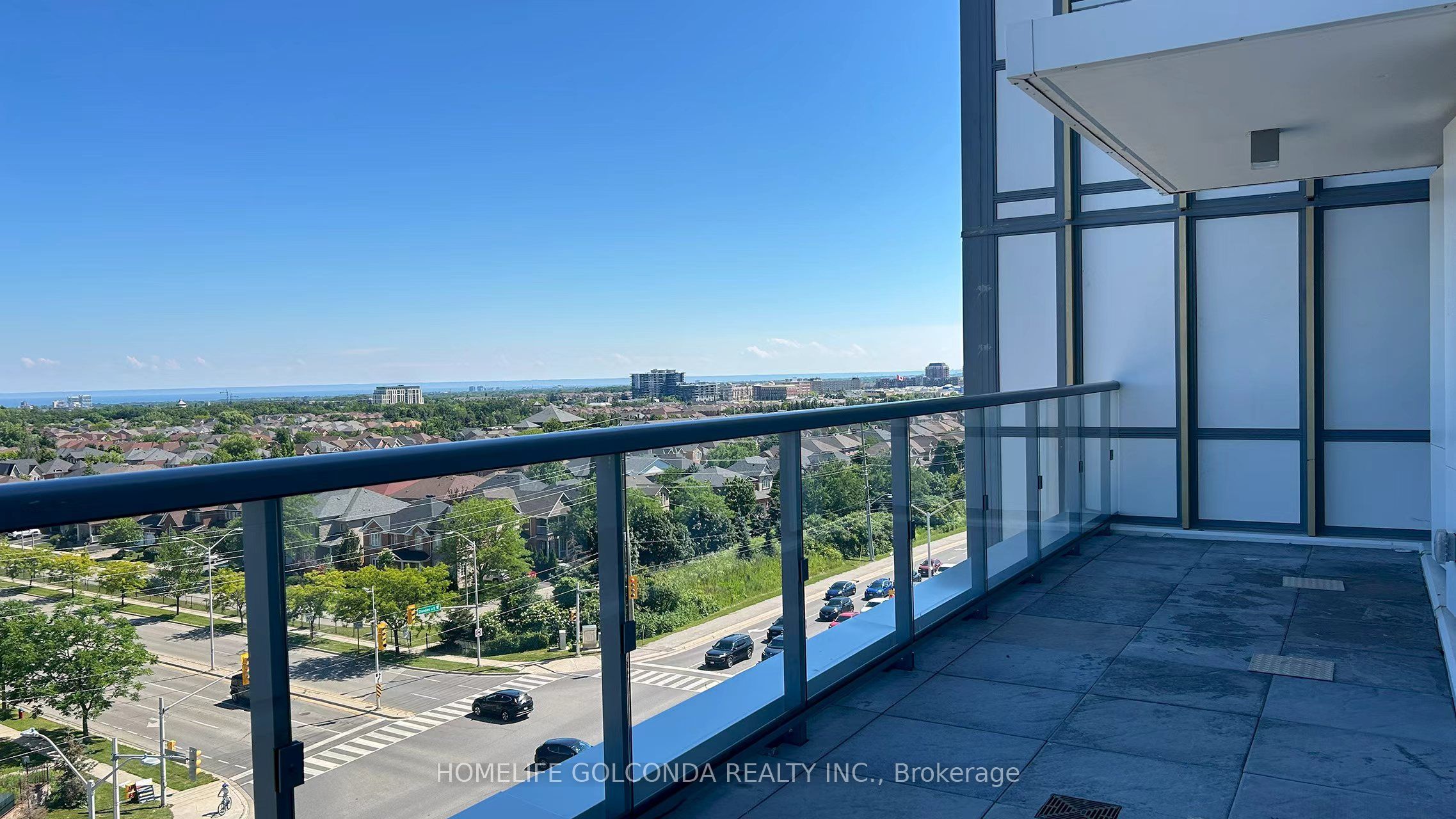 1005 Dundas Street E 812, Oakville, ON L6H 8C7 photo 3