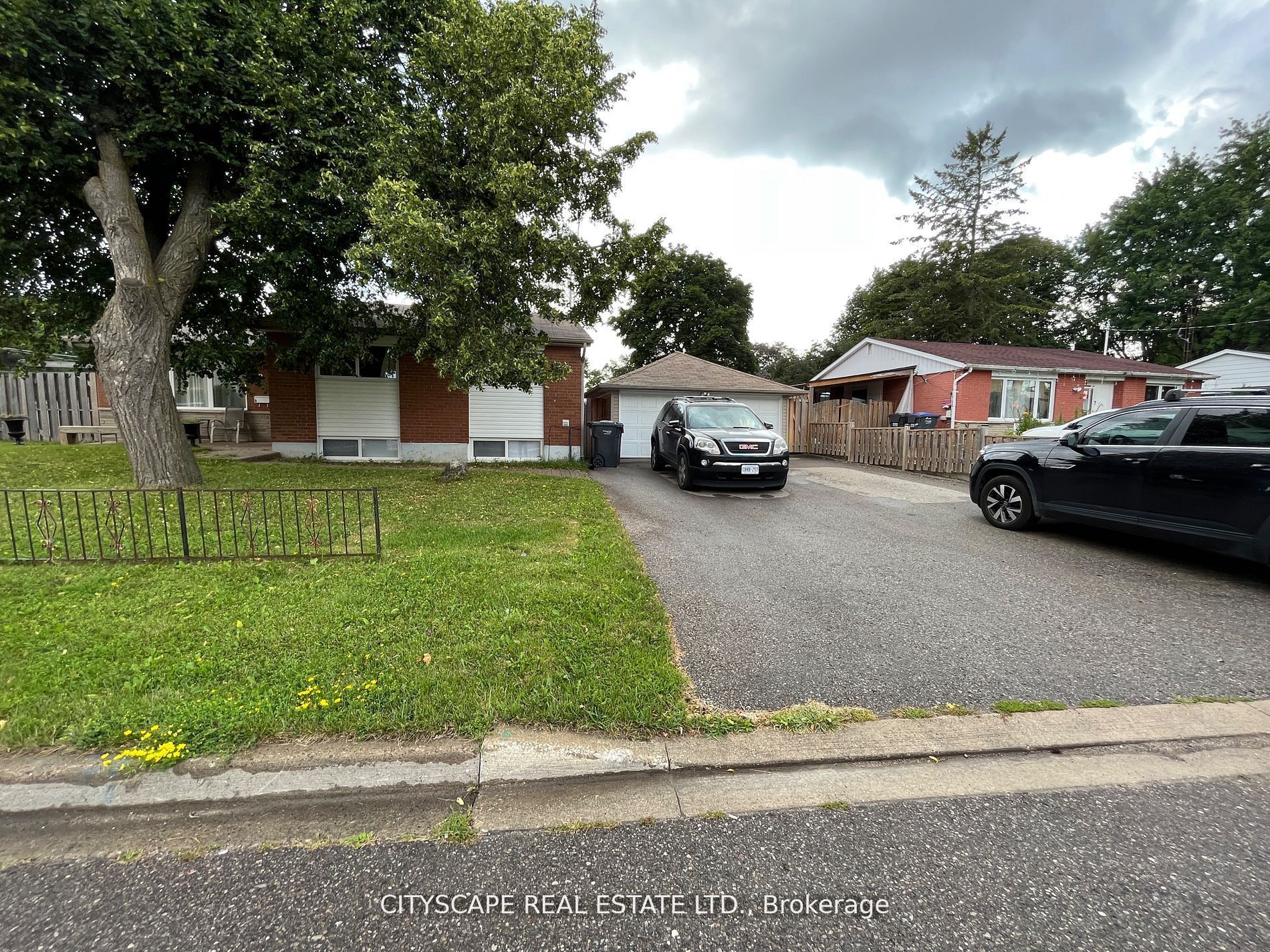 2 Leslie Street Bsmt, Brampton, ON L6X 2J4