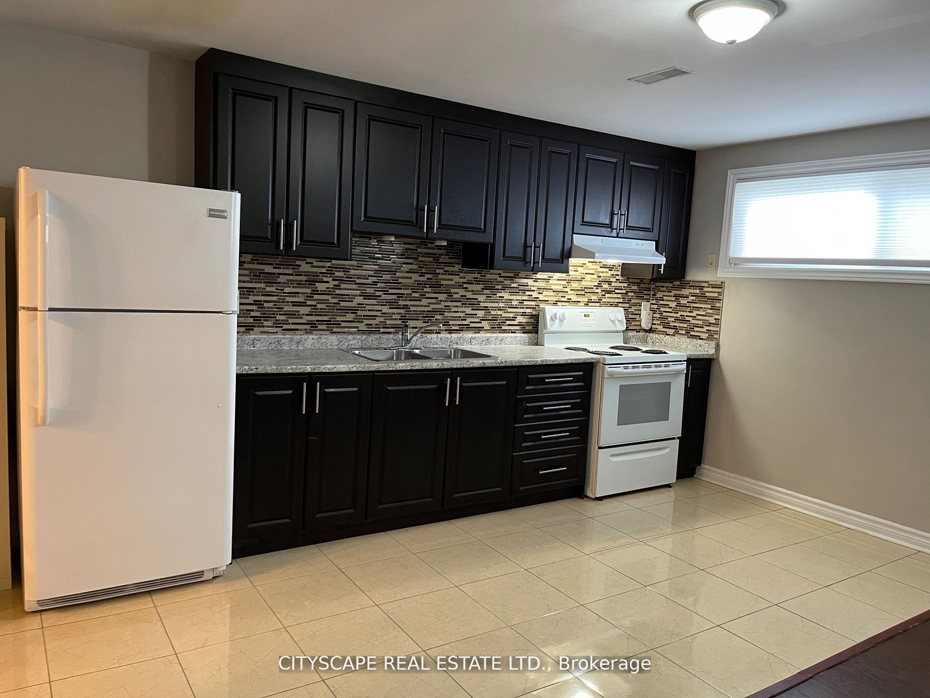 2 Leslie Street Bsmt, Brampton, ON L6X 2J4 photo 3