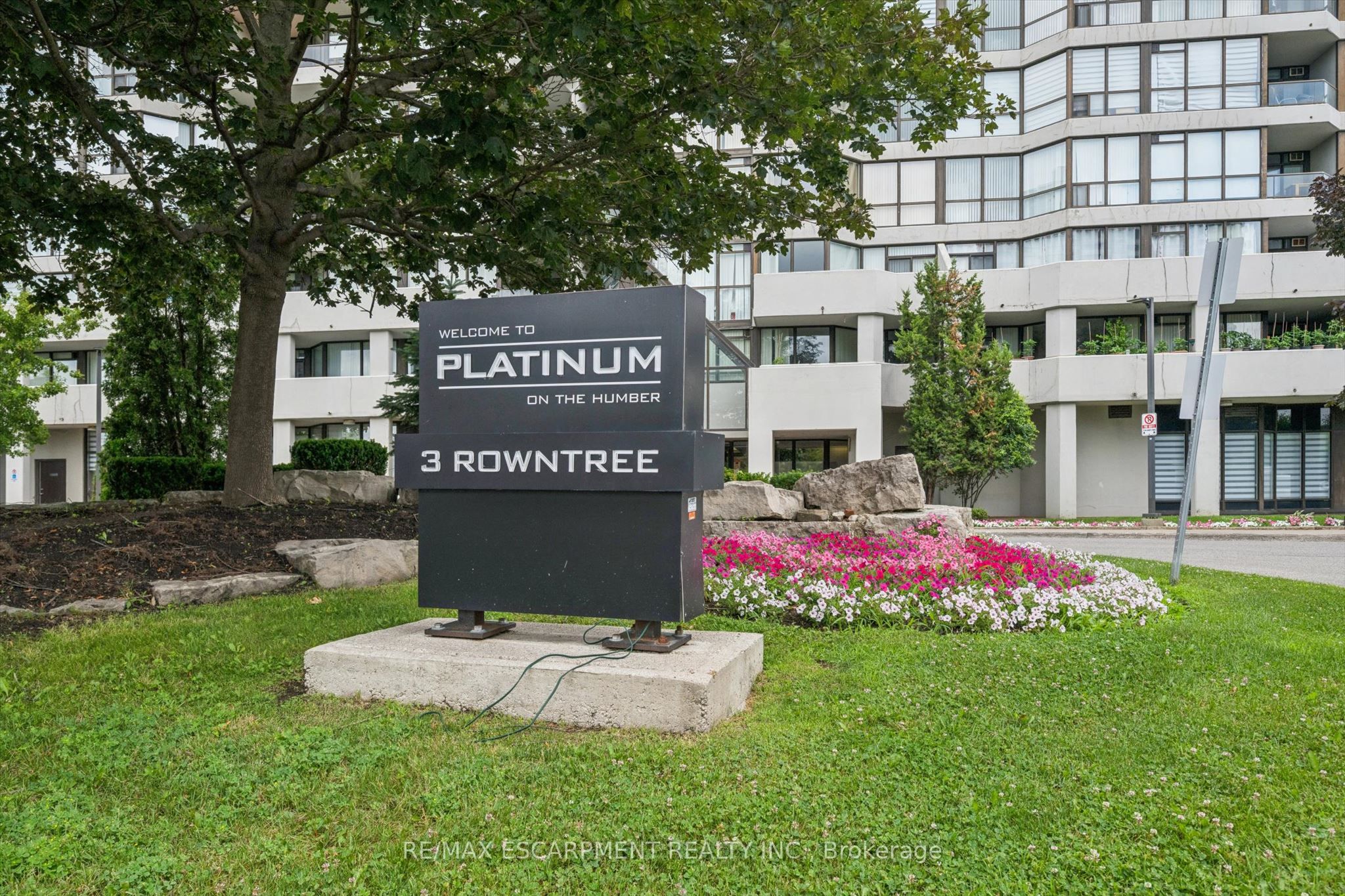3 Rowntree Road 2309, Toronto, ON M9V 5G8 photo 2