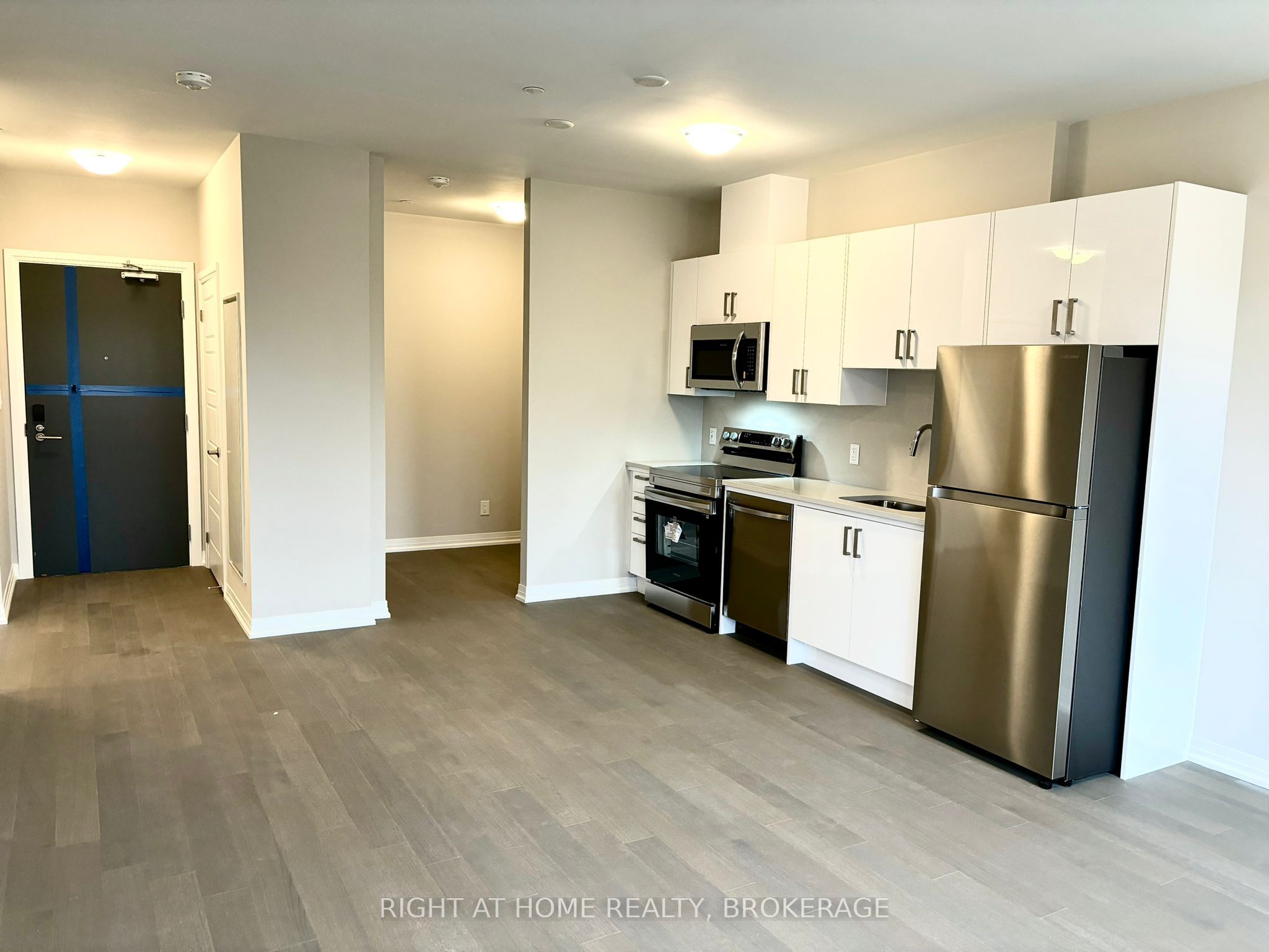 3285 Carding Mill Trail 301, Oakville, ON L6M 5P7 photo 3