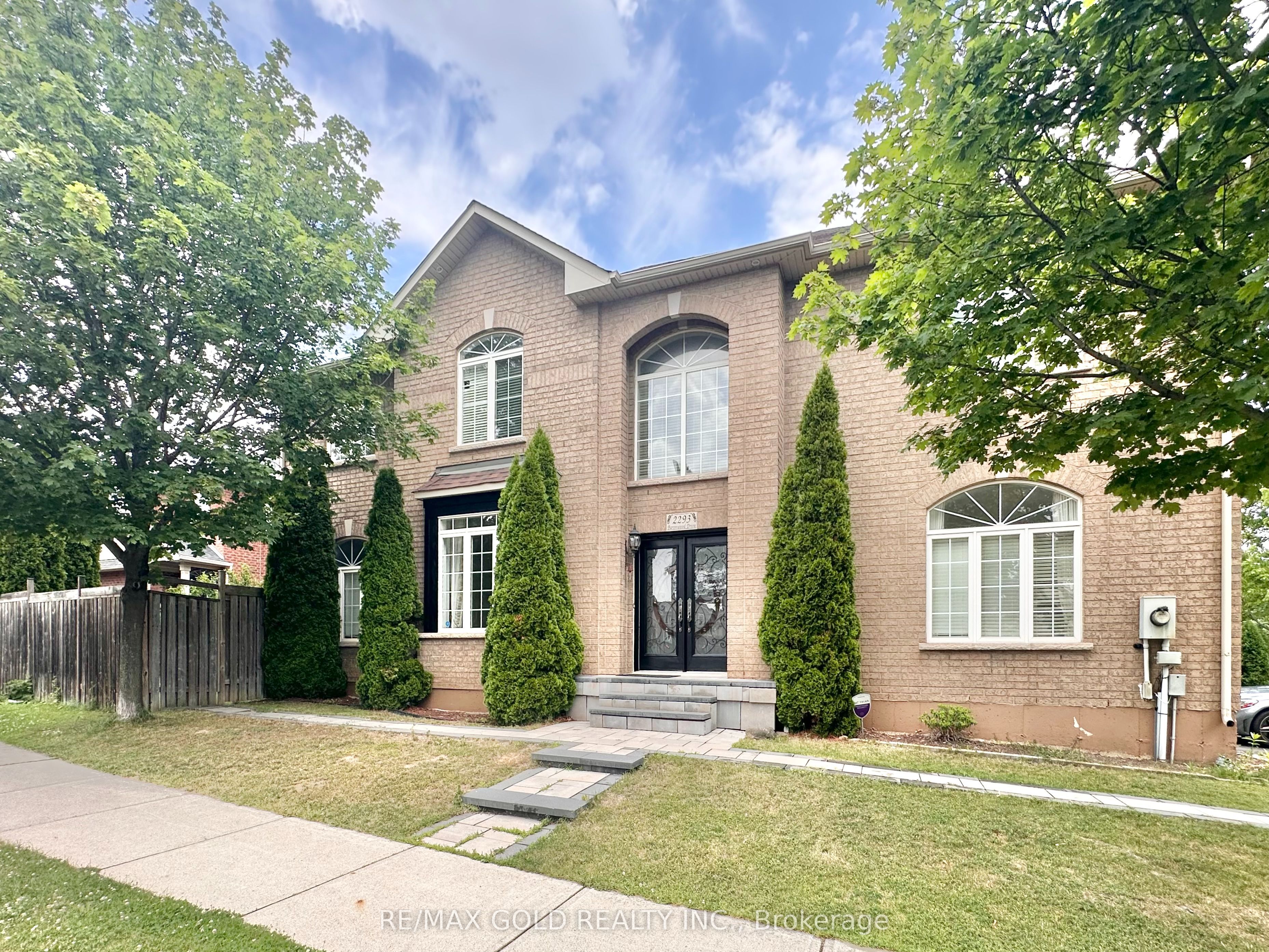 2293 Baronwood Drive, Oakville, ON L6M 4Z6 photo 3