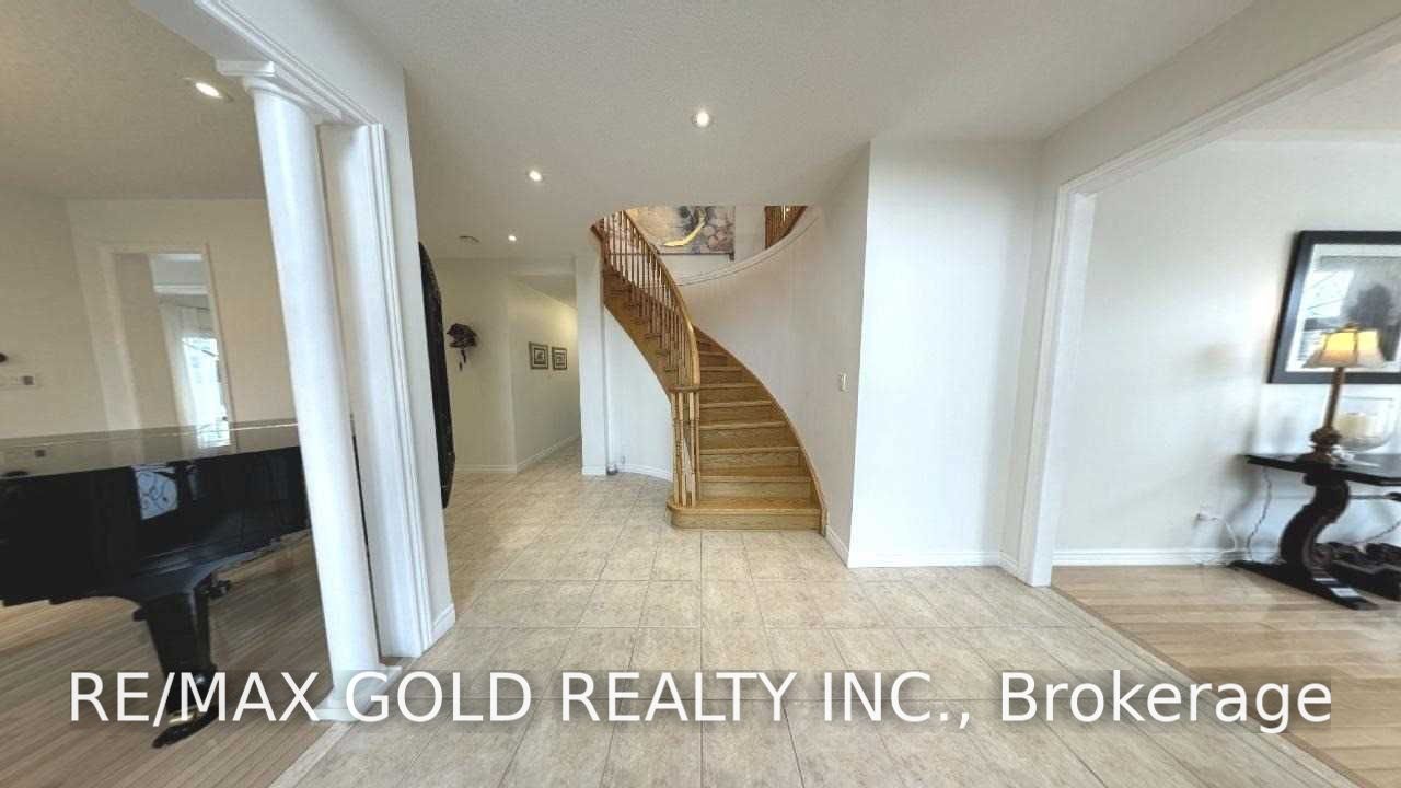 2293 Baronwood Drive, Oakville, ON L6M 4Z6 photo 5
