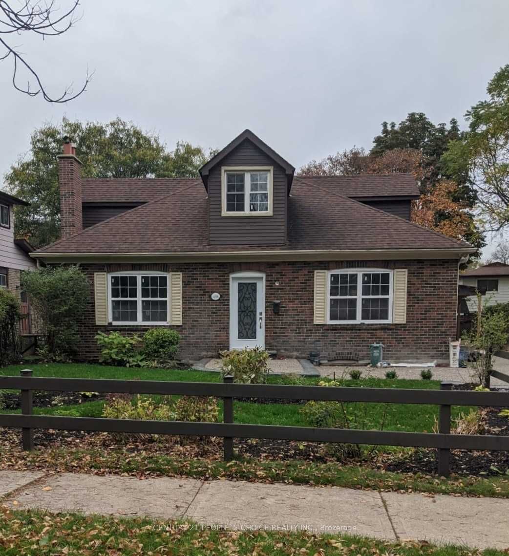 1226 Oxford Avenue, Oakville, ON L6H 1S5 photo 2