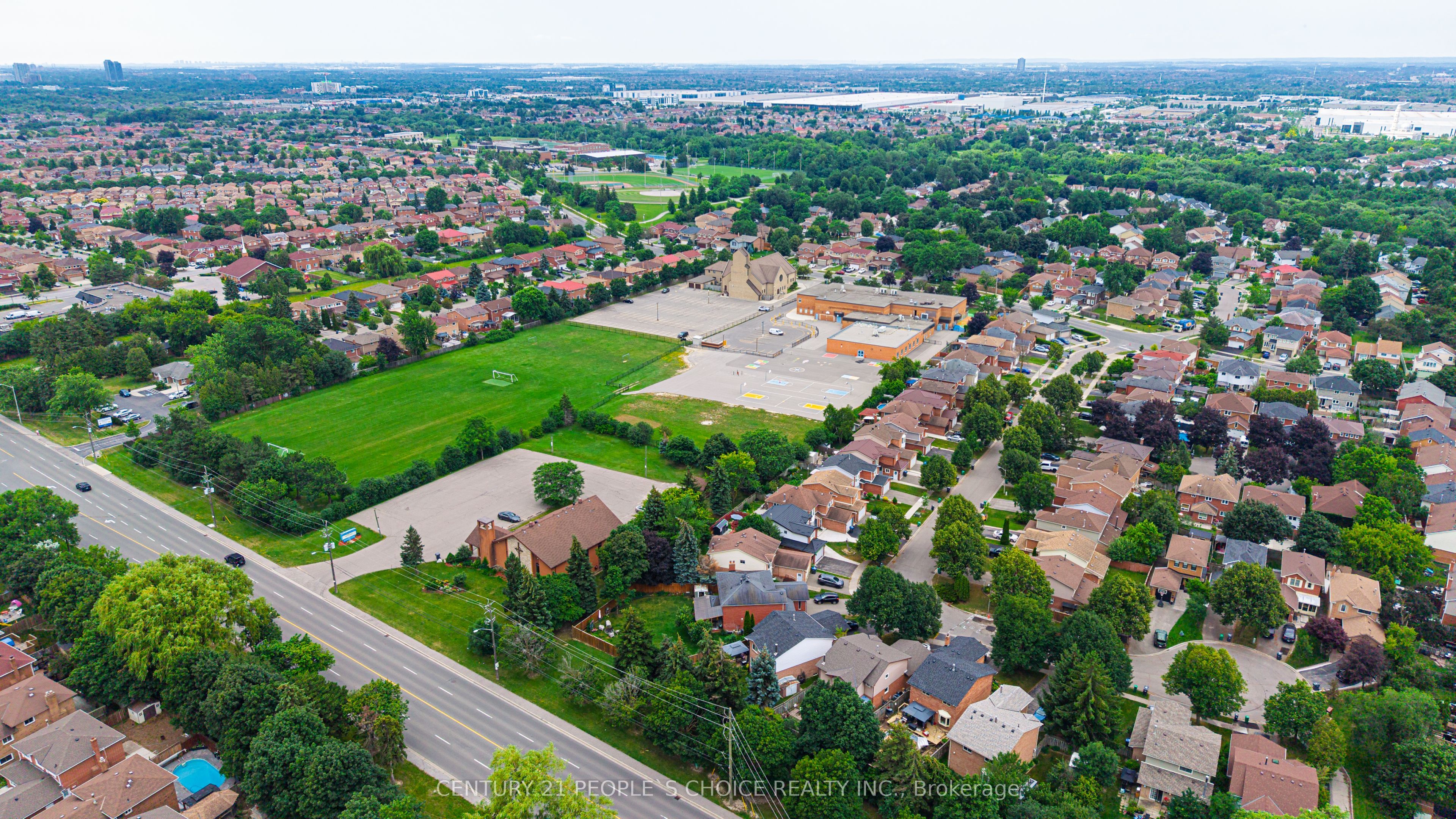 27 Reynier Drive, Brampton, ON L6Z 1L1 photo 4