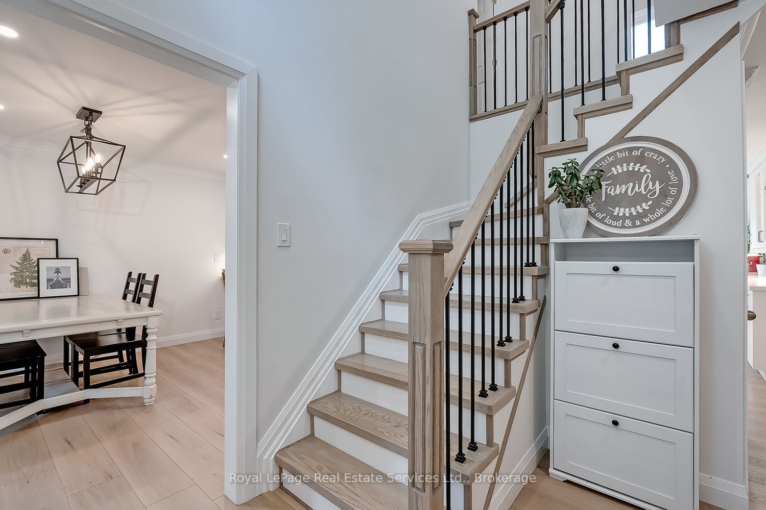 1484 Princeton Crescent, Oakville, ON L6H 4H3 photo 3