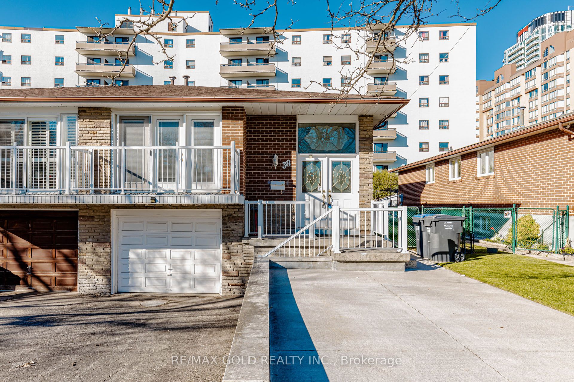 38 Achill Crescent, Mississauga, ON L5B 1L1 photo 3