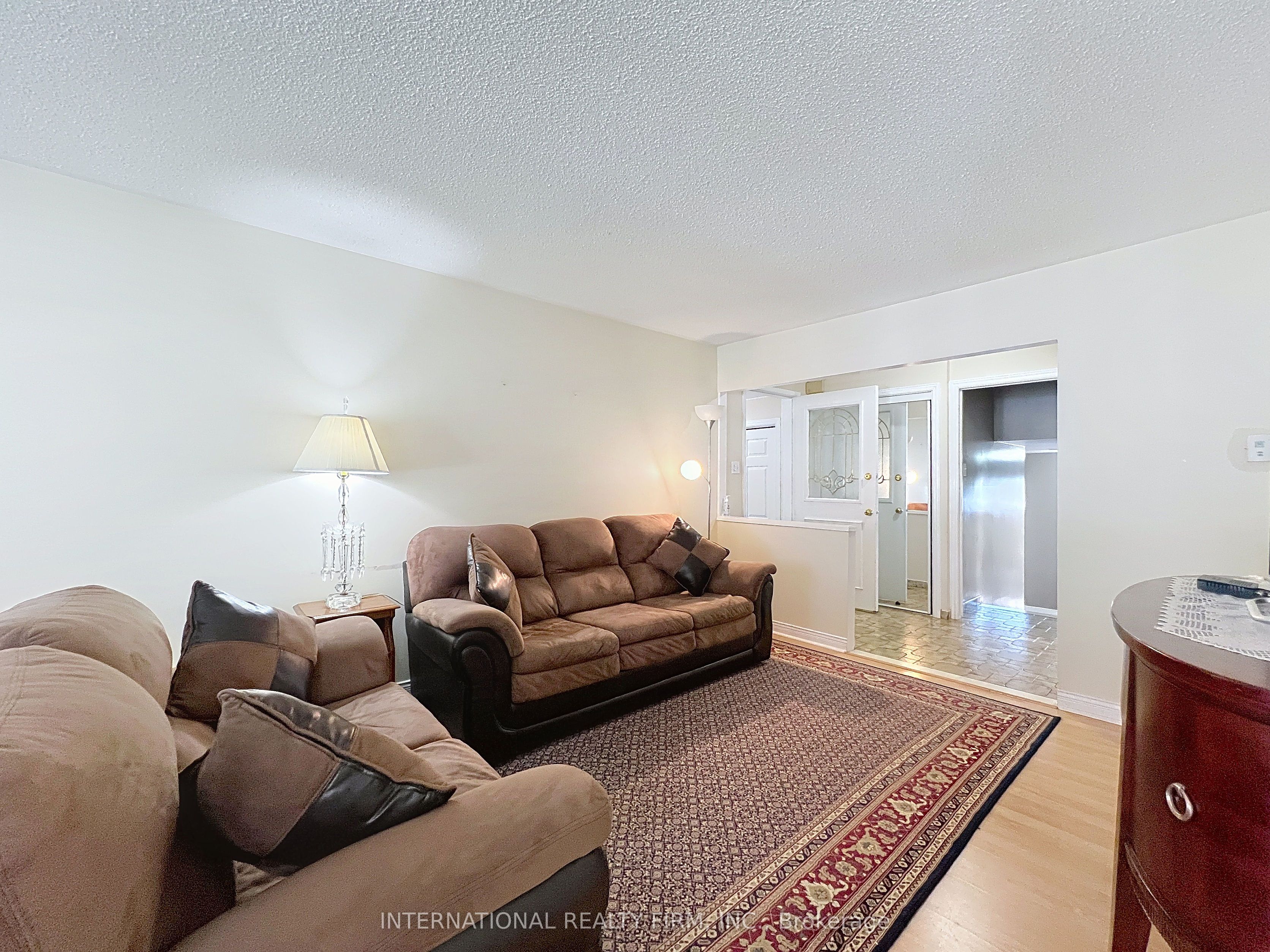 3602 Dunrankin Drive, Mississauga, ON L4T 1V9 photo 4