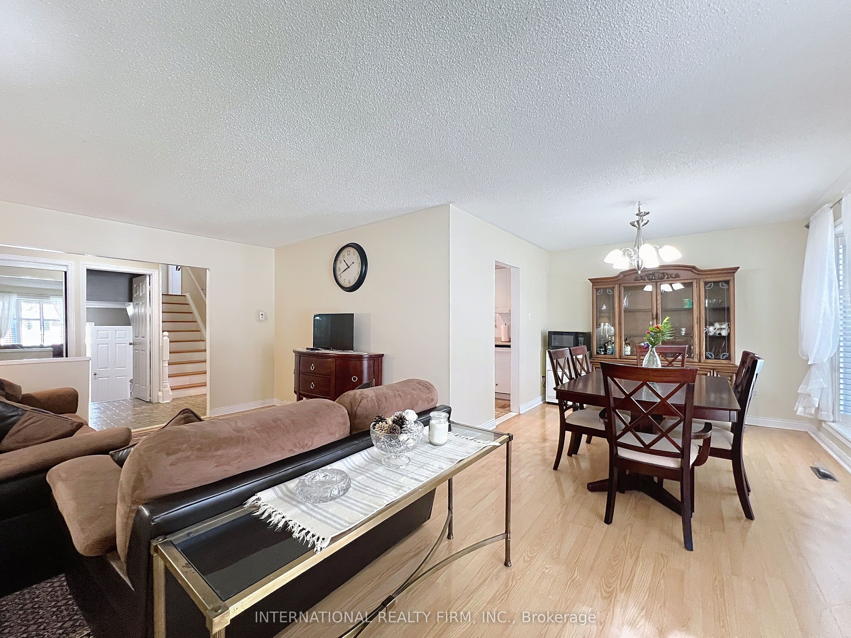 3602 Dunrankin Drive, Mississauga, ON L4T 1V9 photo 5