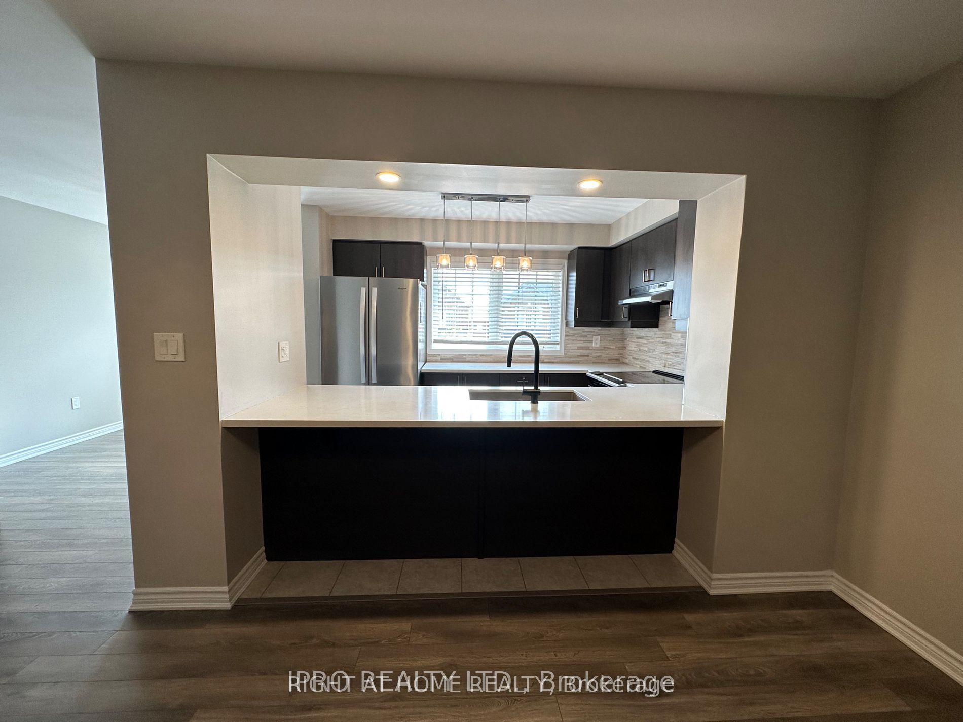 301 Murlock Heights, Milton, ON L9E 1C3 photo 3