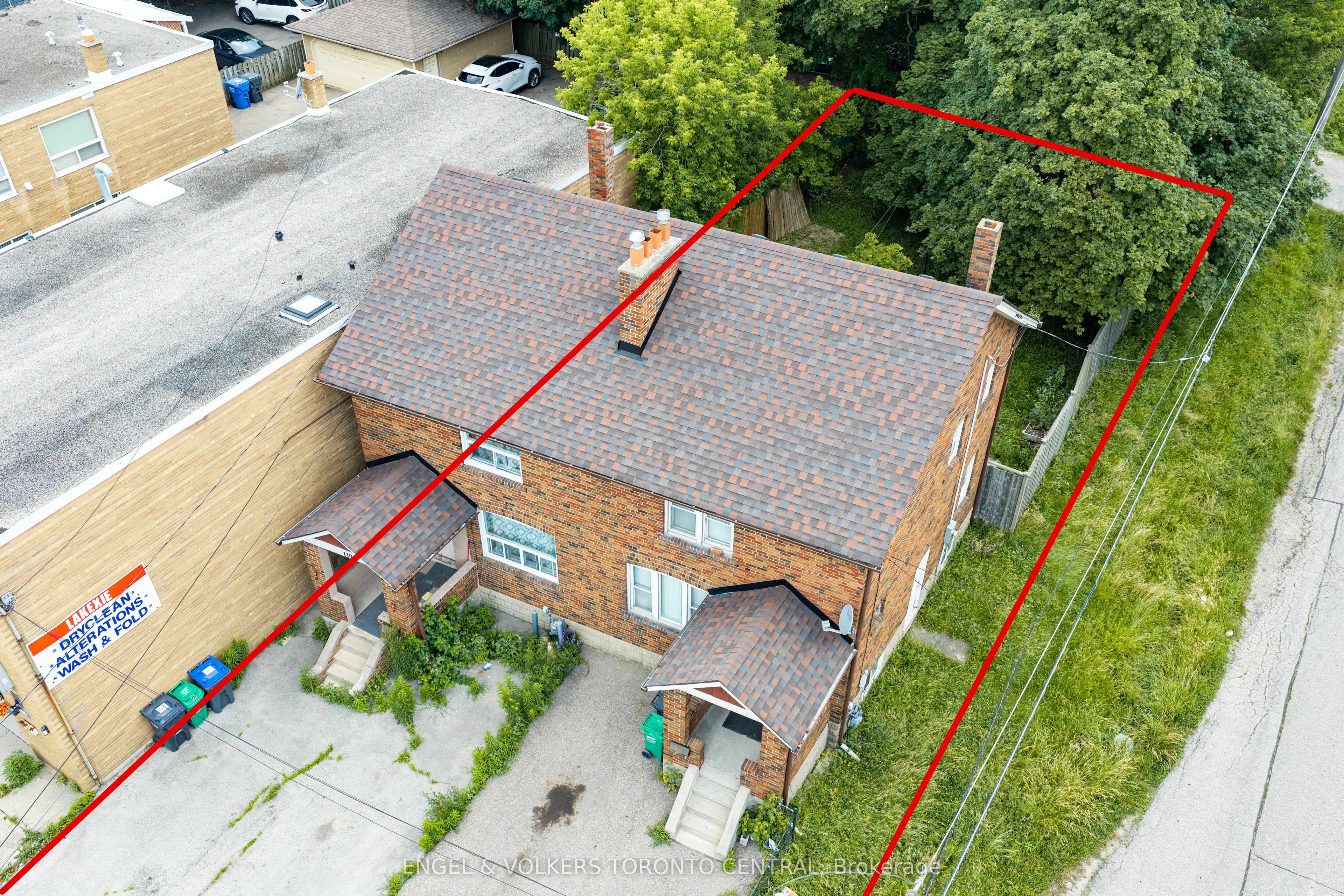 1199 & 1201 Lakeshore Road E, Mississauga, ON L5E 1G1 photo 2