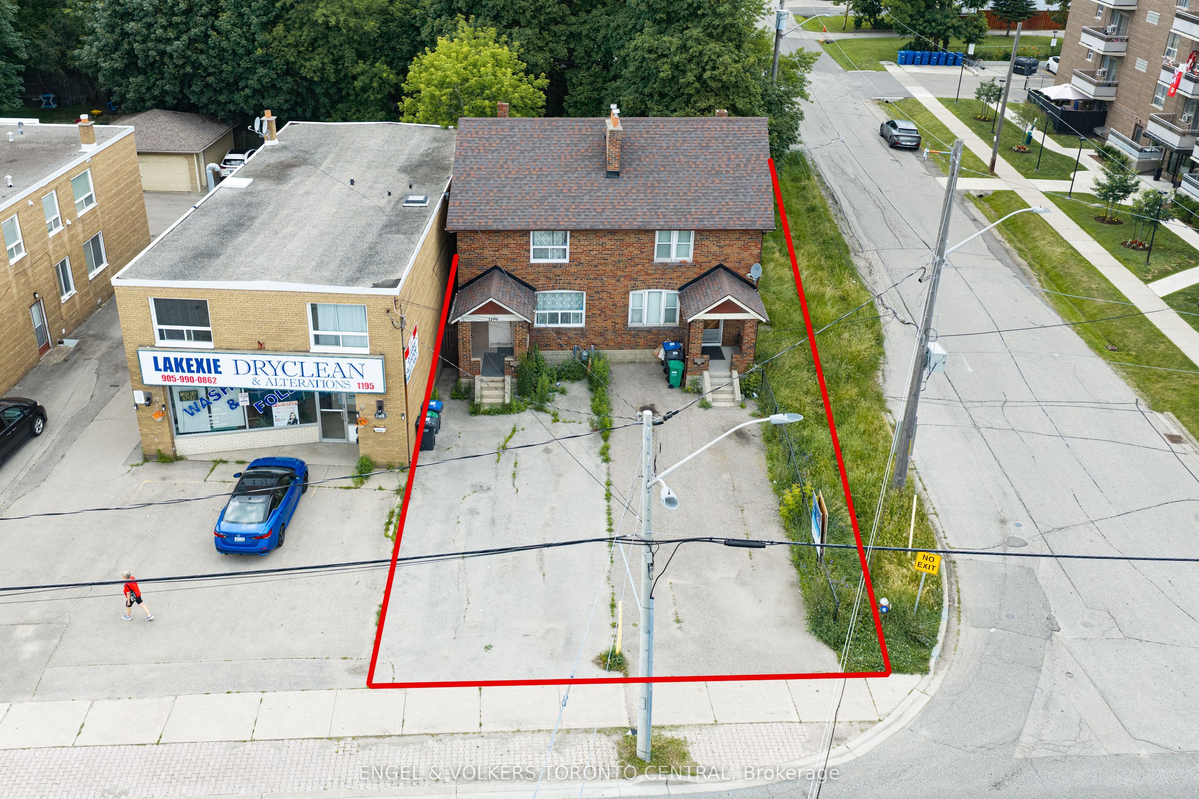1199 & 1201 Lakeshore Road E, Mississauga, ON L5E 1G1 photo 4