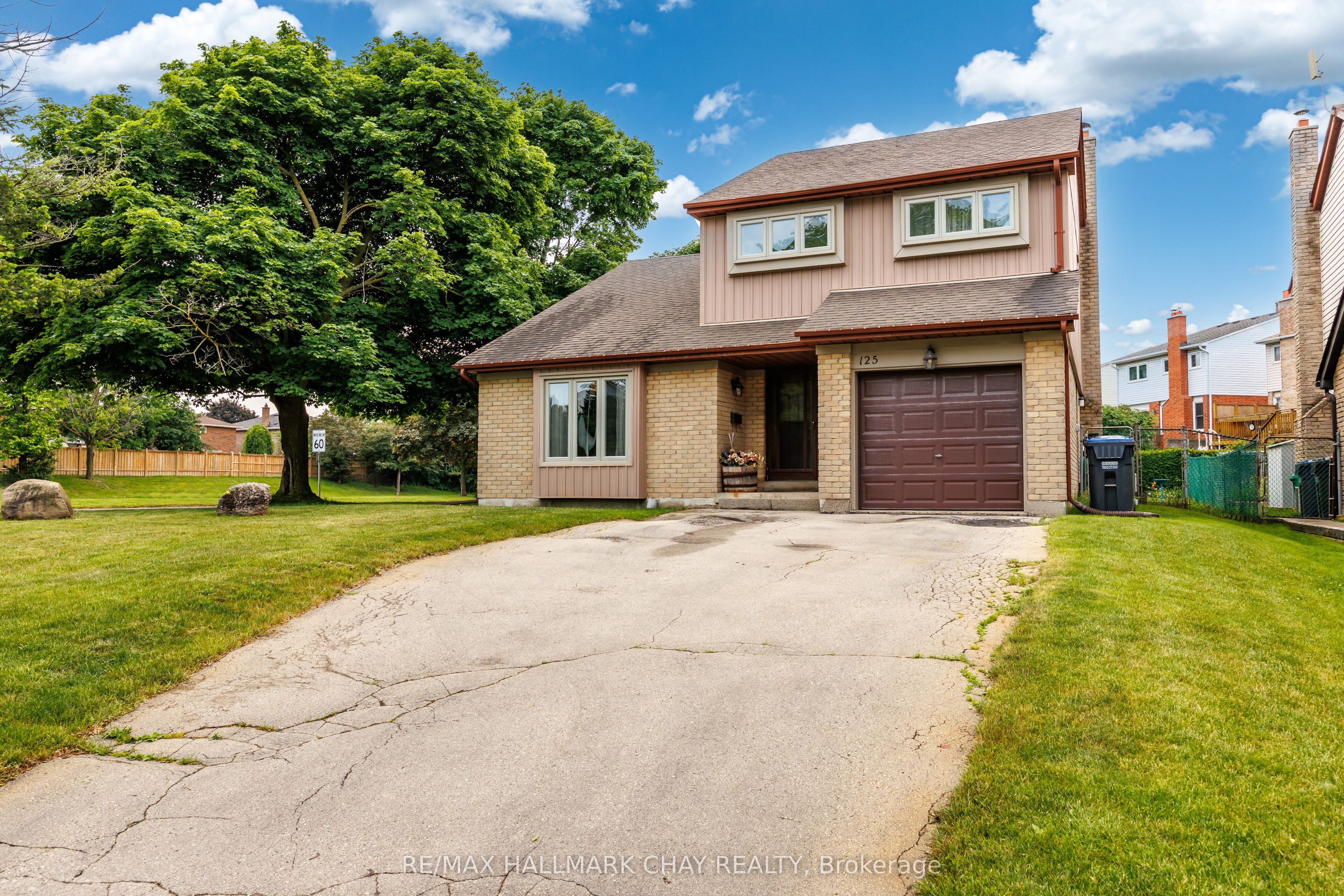 125 Royal Palm Drive, Brampton, ON L6Z 1P4 photo 2