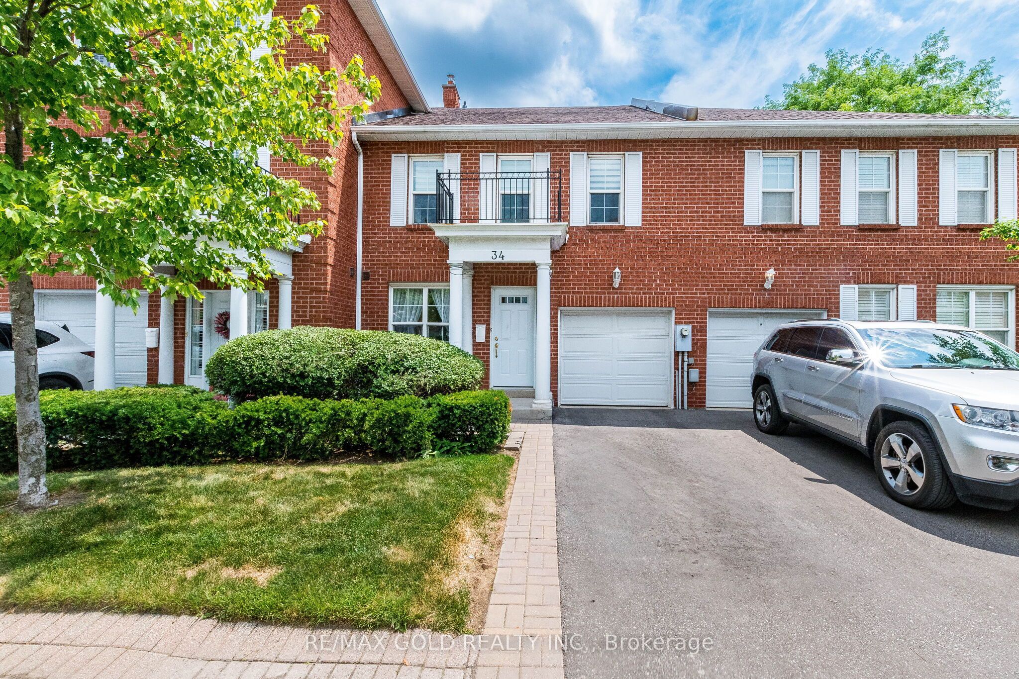34 Stornwood Court 34, Brampton, ON L6W 4H8 photo 2