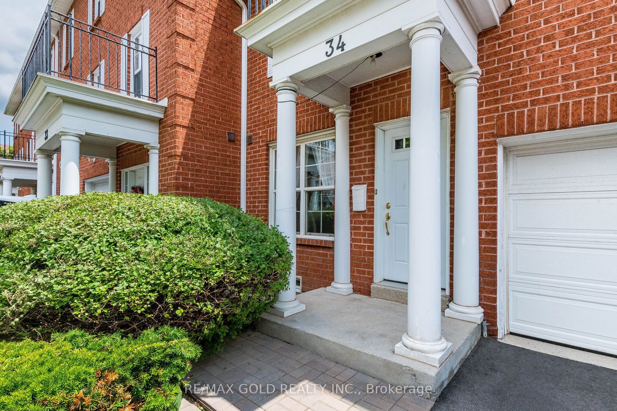 34 Stornwood Court 34, Brampton, ON L6W 4H8 photo 3