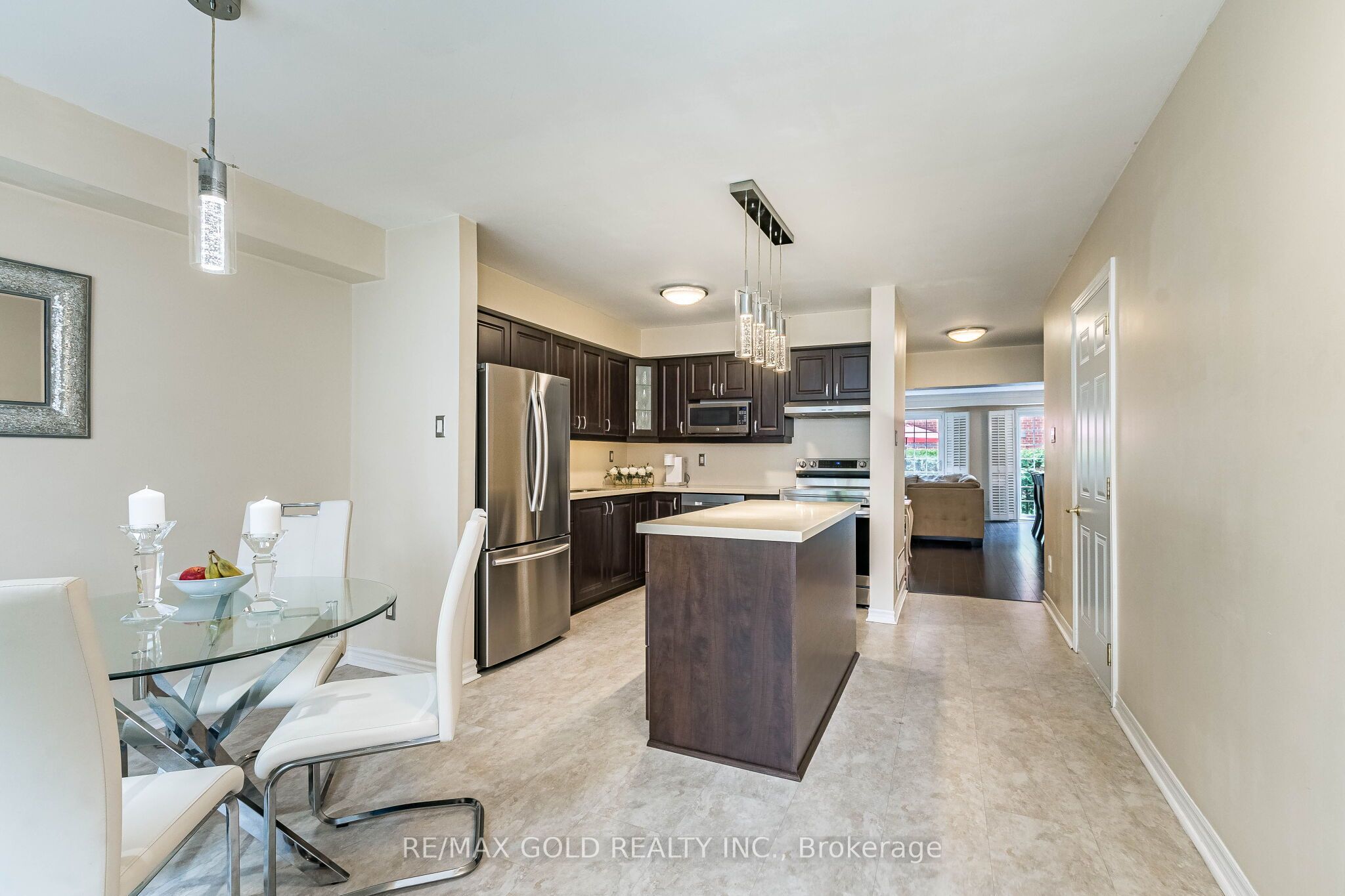 34 Stornwood Court 34, Brampton, ON L6W 4H8 photo 4