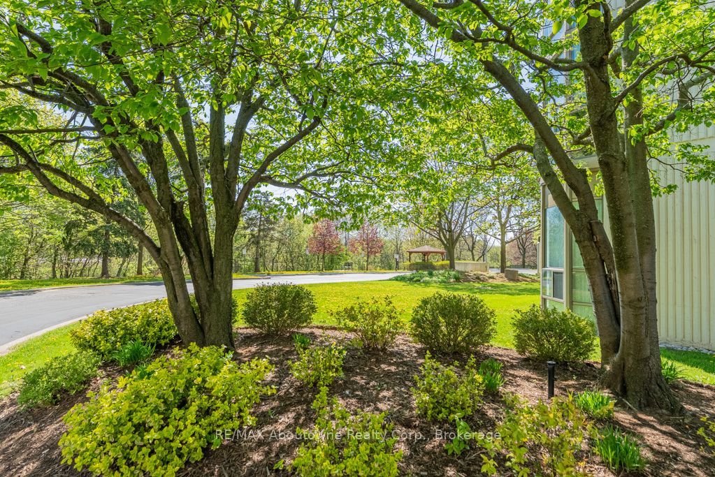 5080 Pinedale Avenue 1006, Burlington, ON L7L 5V7 photo 3