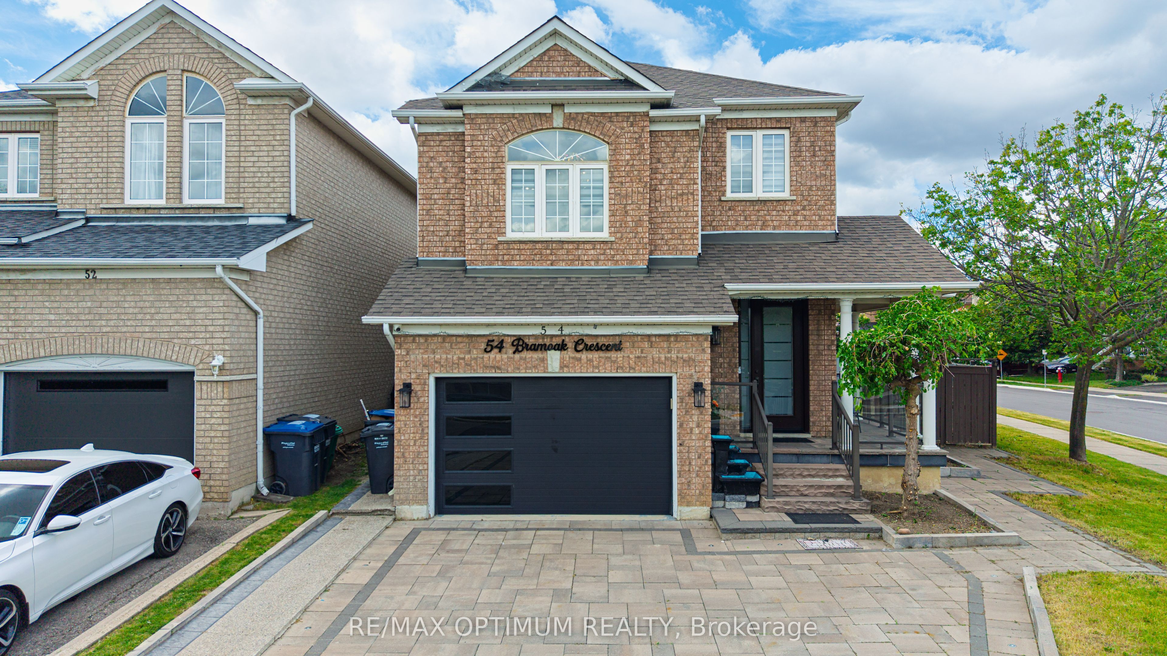 54 Bramoak Crescent, Brampton, ON L7A 1T6 photo 2