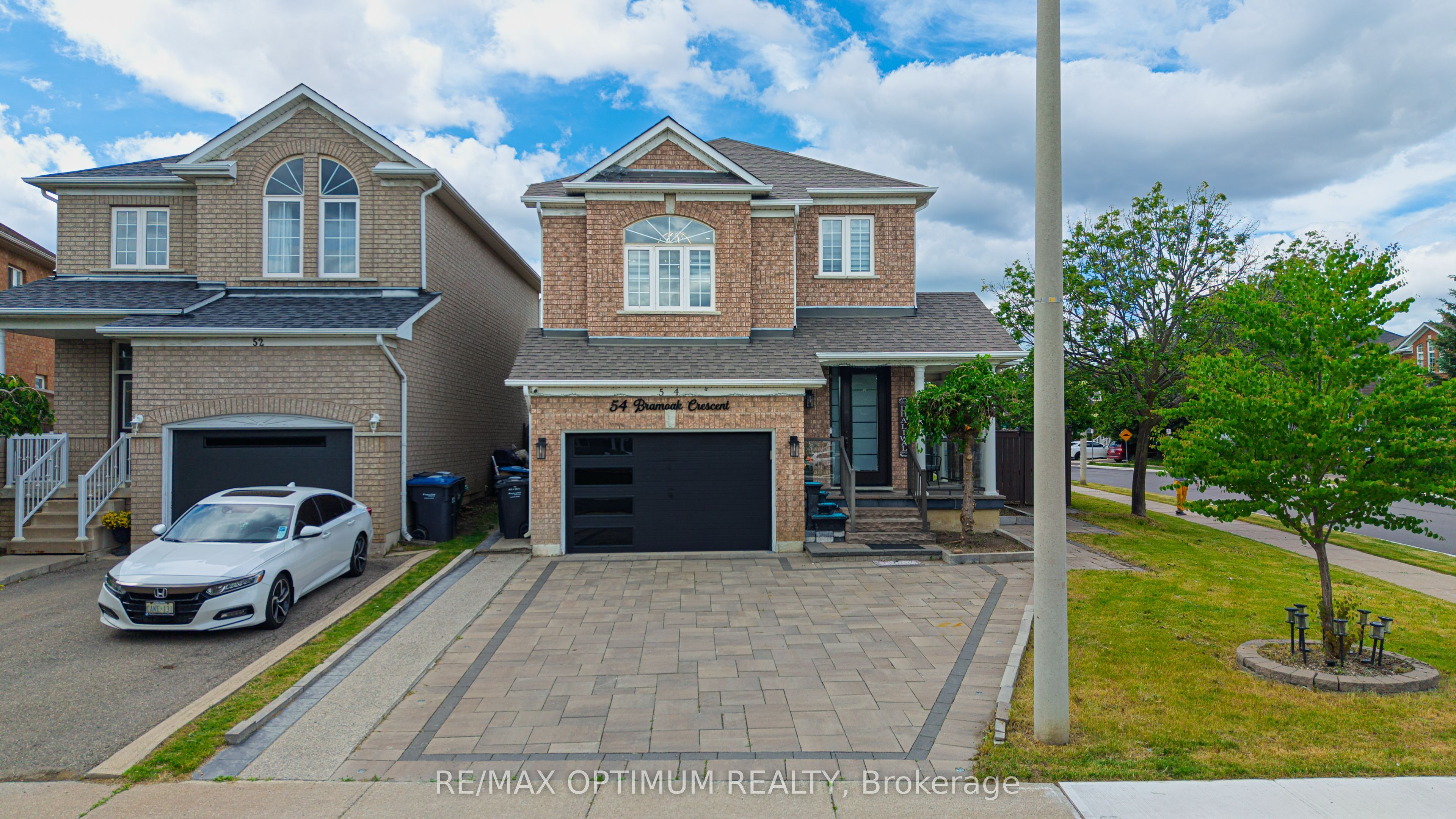 54 Bramoak Crescent, Brampton, ON L7A 1T6 photo 3