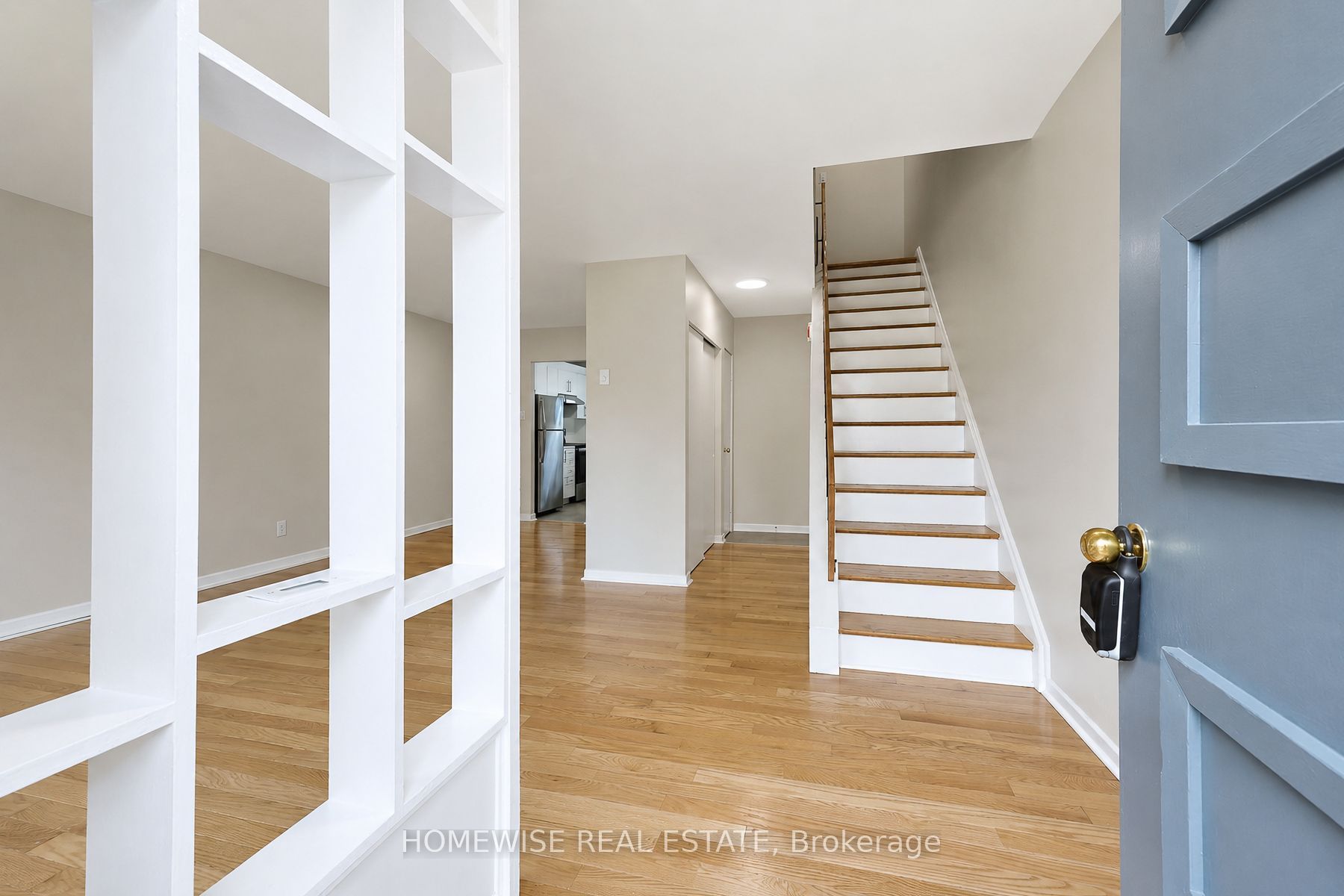1350 Winding Trail 40, Mississauga, ON L4Y 2T8 photo 4