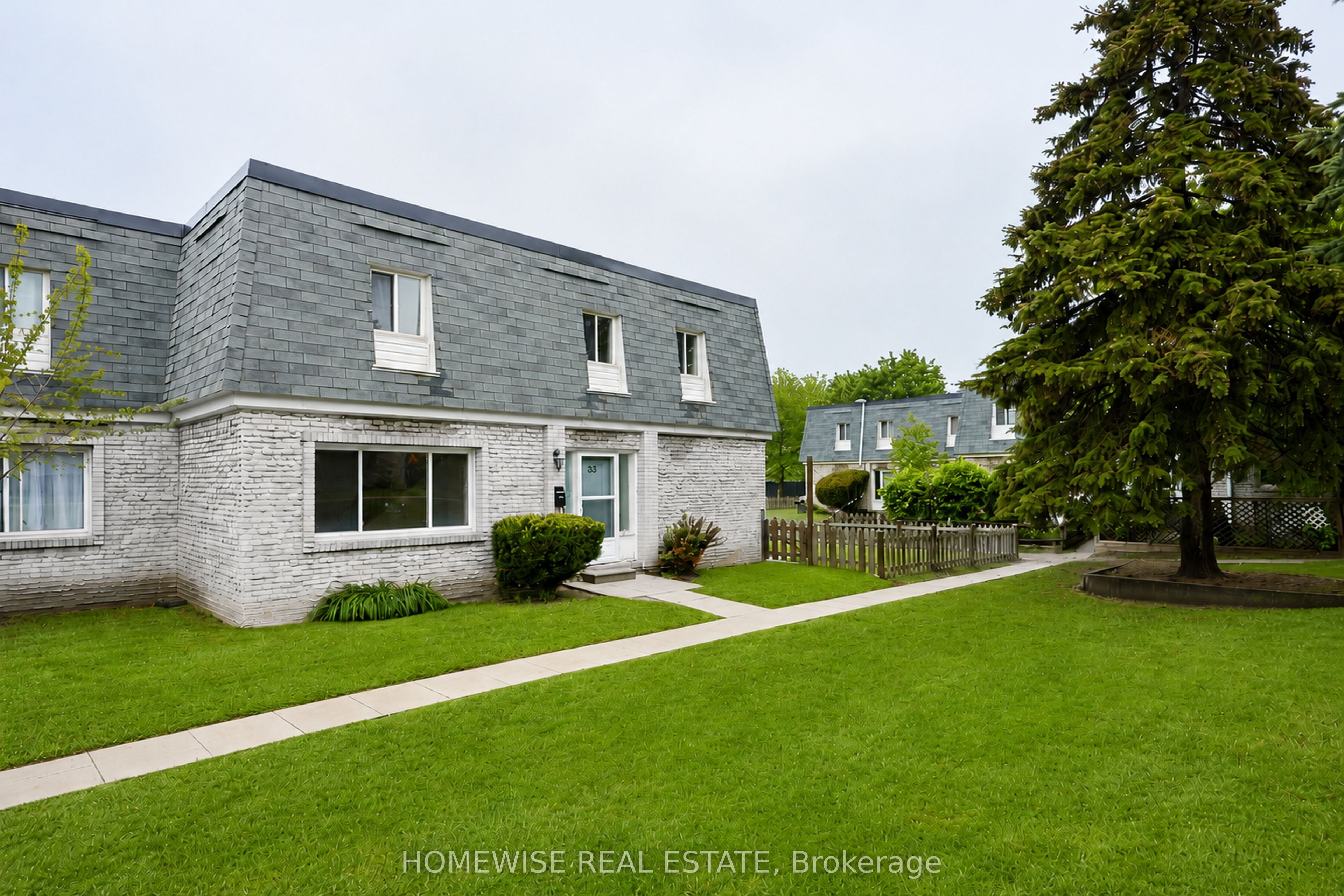 1350 Winding Trail 33, Mississauga, ON L4Y 2T8