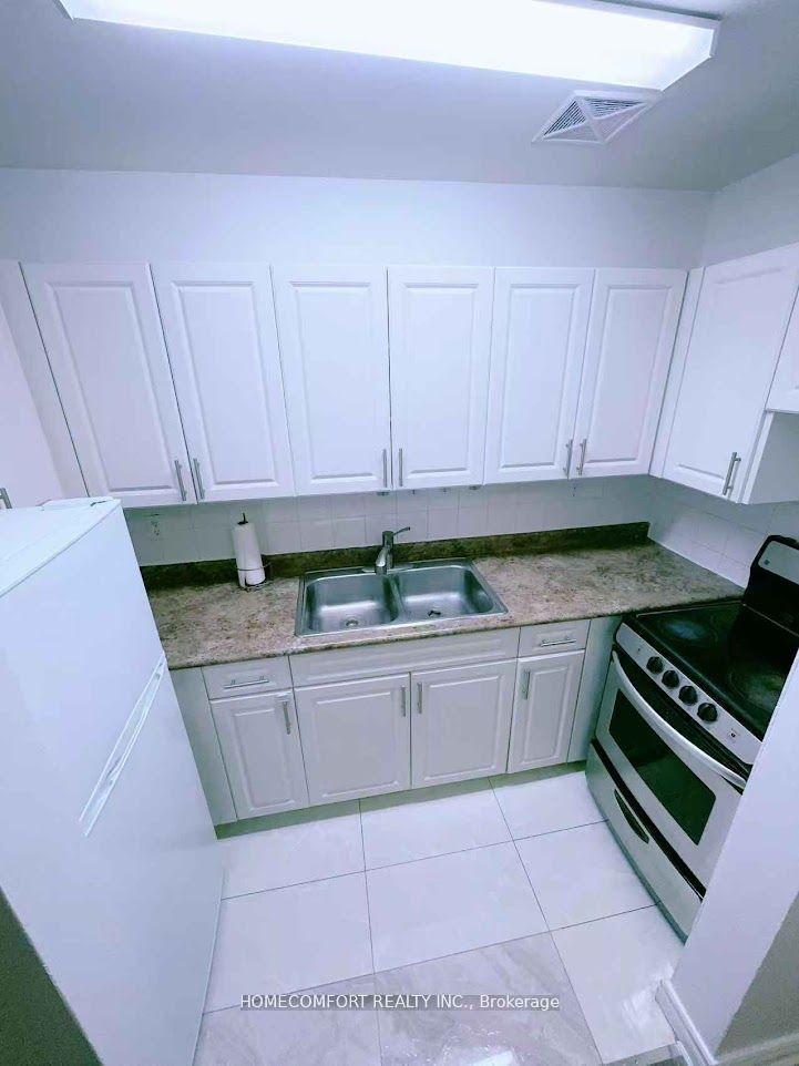 2284 Islington Avenue unit 2, Toronto, ON M9W 3W8 photo 3