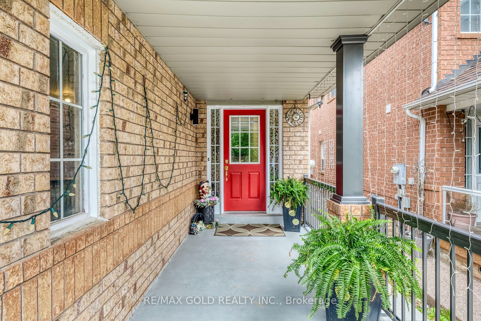 911 Golden Farmer Way, Mississauga, ON L5W 1A8 photo 3