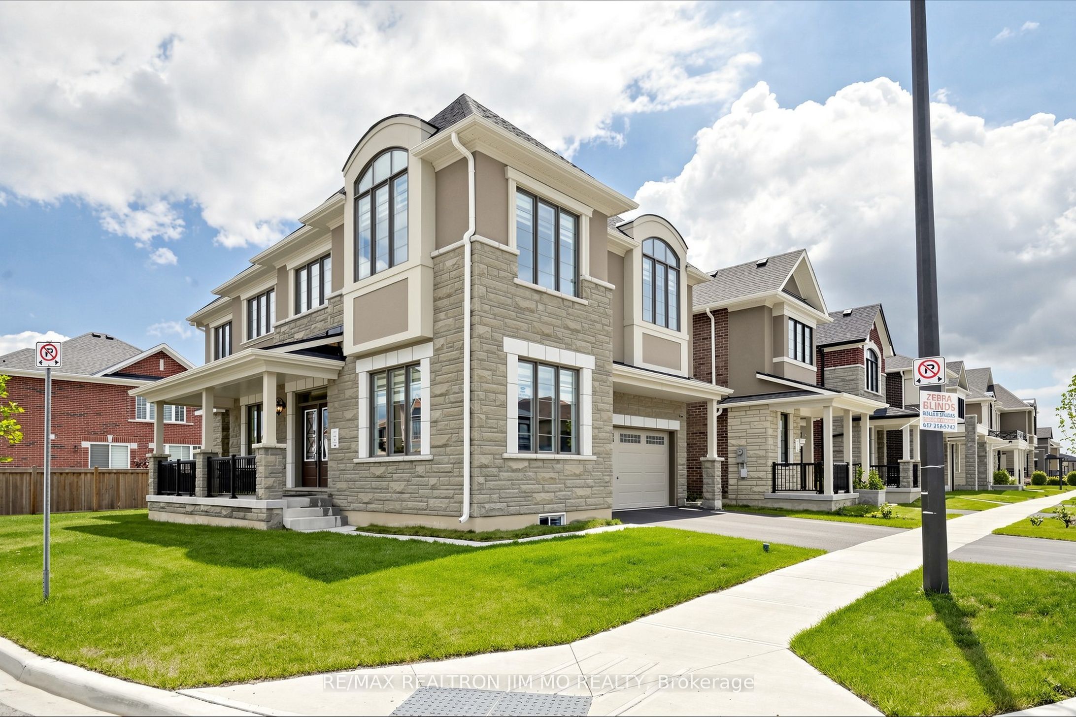 476 Kennedy Circle W, Milton, ON L9E 2C4 photo 2