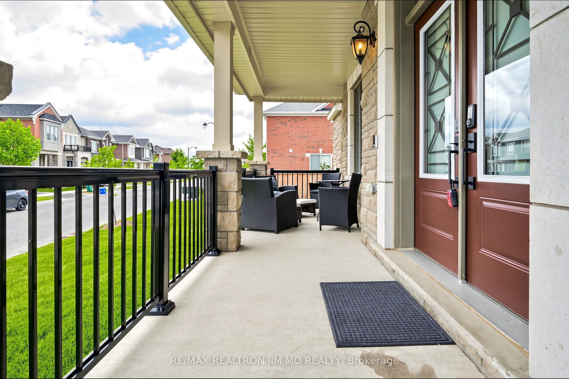 476 Kennedy Circle W, Milton, ON L9E 2C4 photo 3