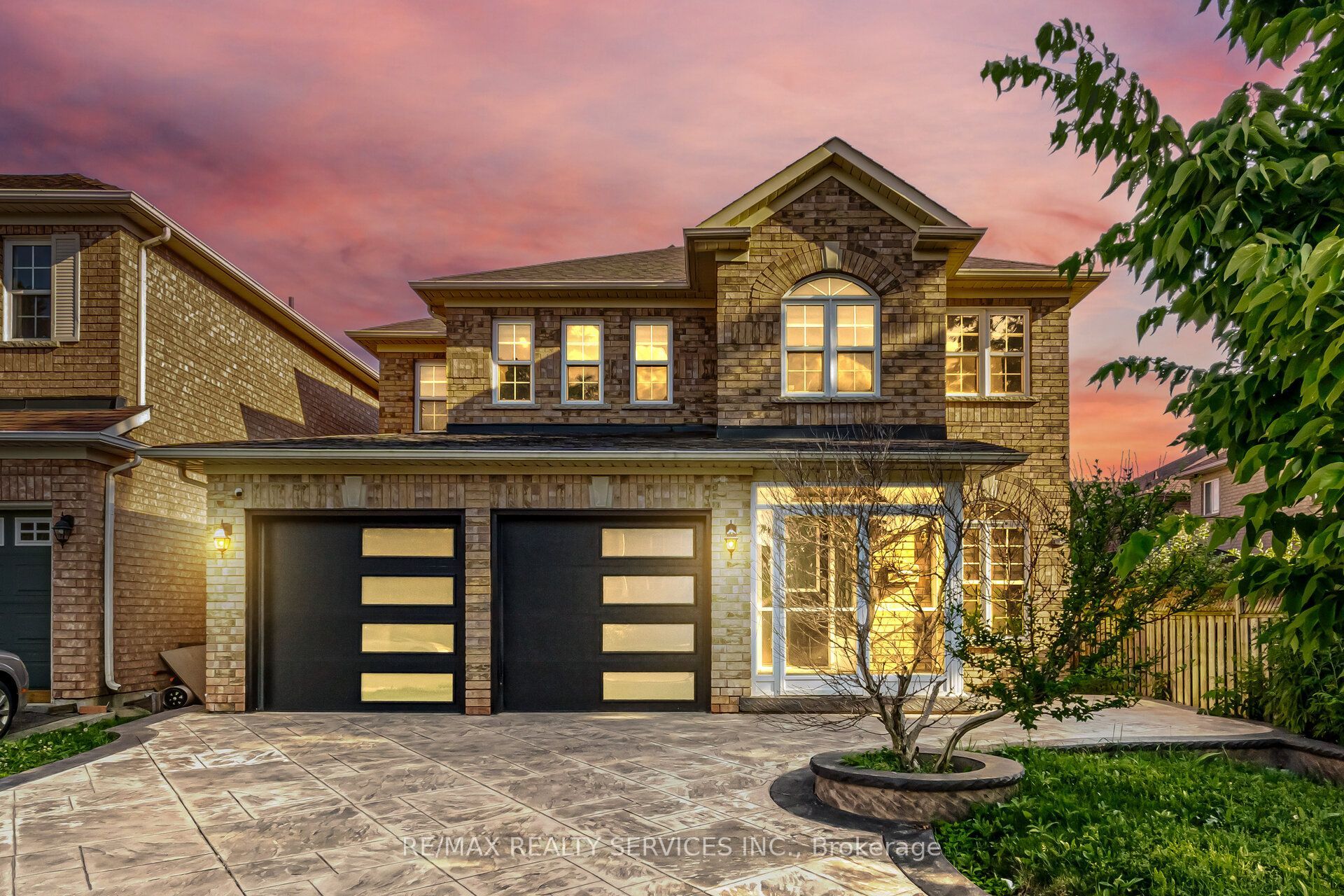 4 Sunnybrook Crescent, Brampton, ON L7A 1Y2