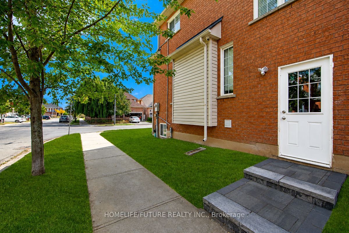 230 Ellis Crescent Bsmt, Milton, ON L9T 6B5 photo 4