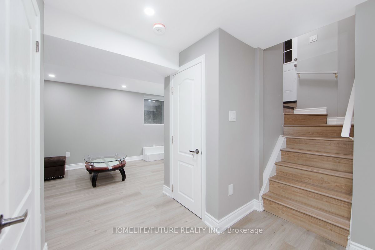 230 Ellis Crescent Bsmt, Milton, ON L9T 6B5 photo 5