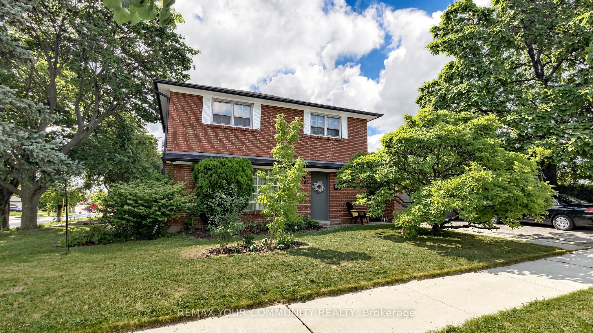 61 Norfield Crescent, Toronto, ON M9W 1X5