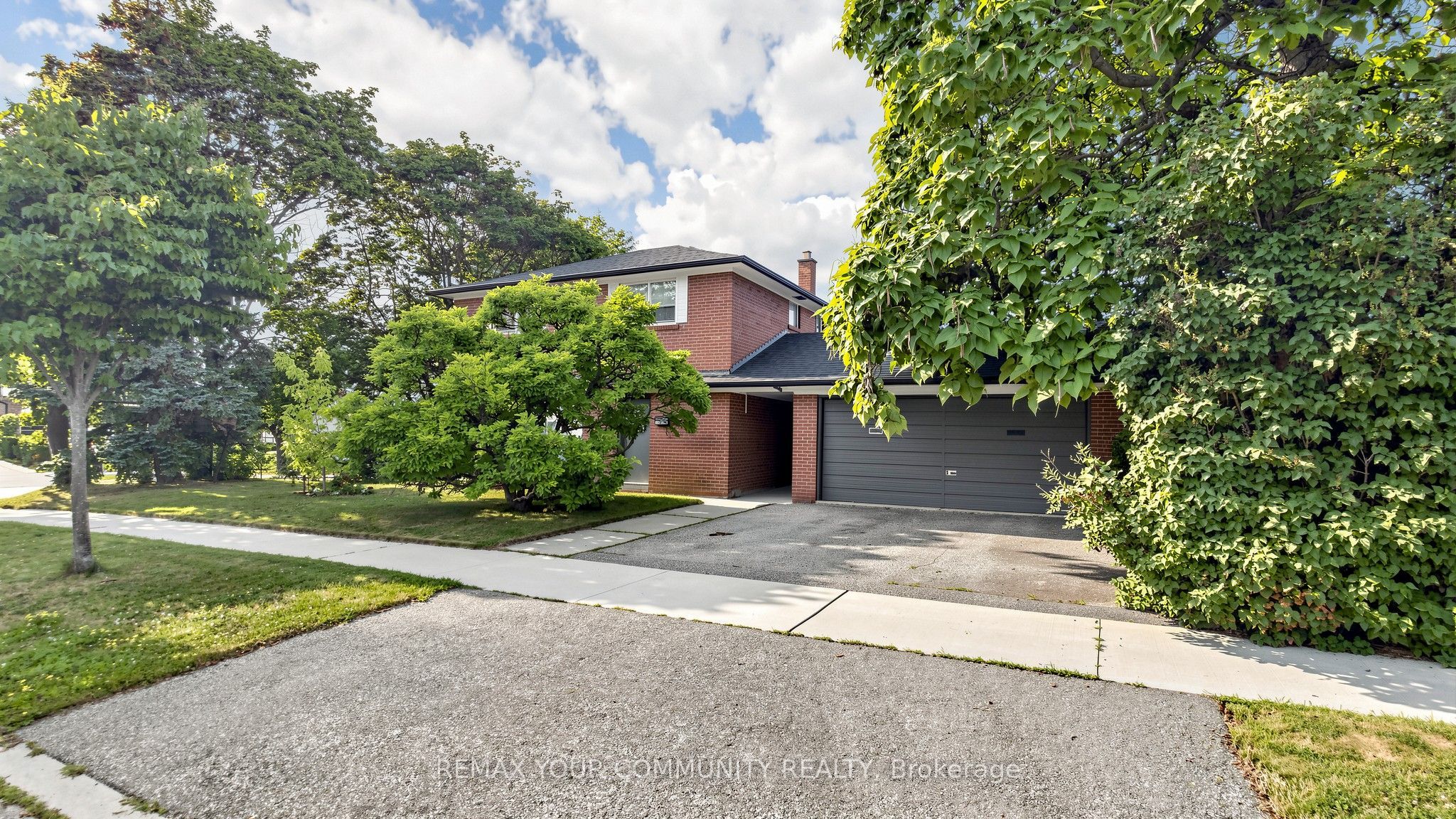 61 Norfield Crescent, Toronto, ON M9W 1X5 photo 2