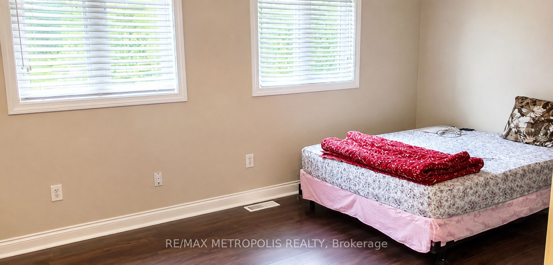 31 Goldenlight Circle, Brampton, ON L6X 4N6 photo 5