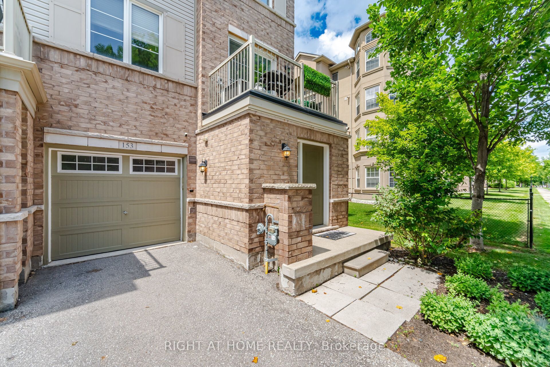165 Hampshire Way 153, Milton, ON L9T 8M7 photo 3