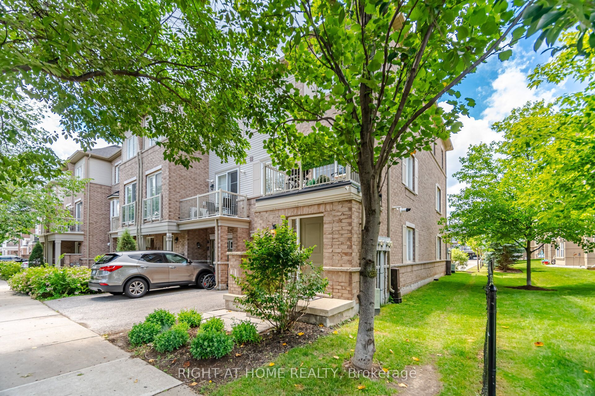 165 Hampshire Way 153, Milton, ON L9T 8M7 photo 4
